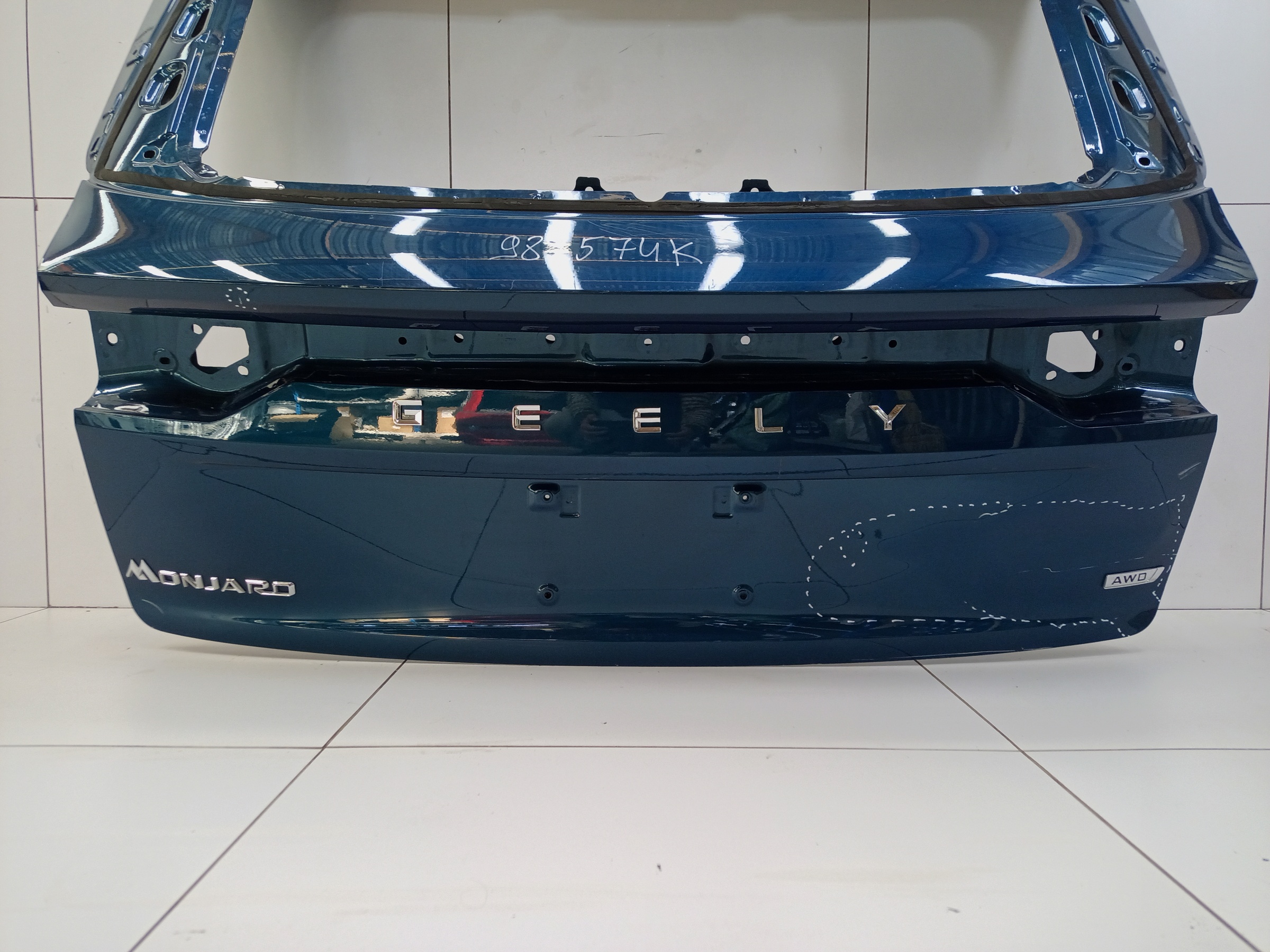 Крышка багажника Geely Monjaro