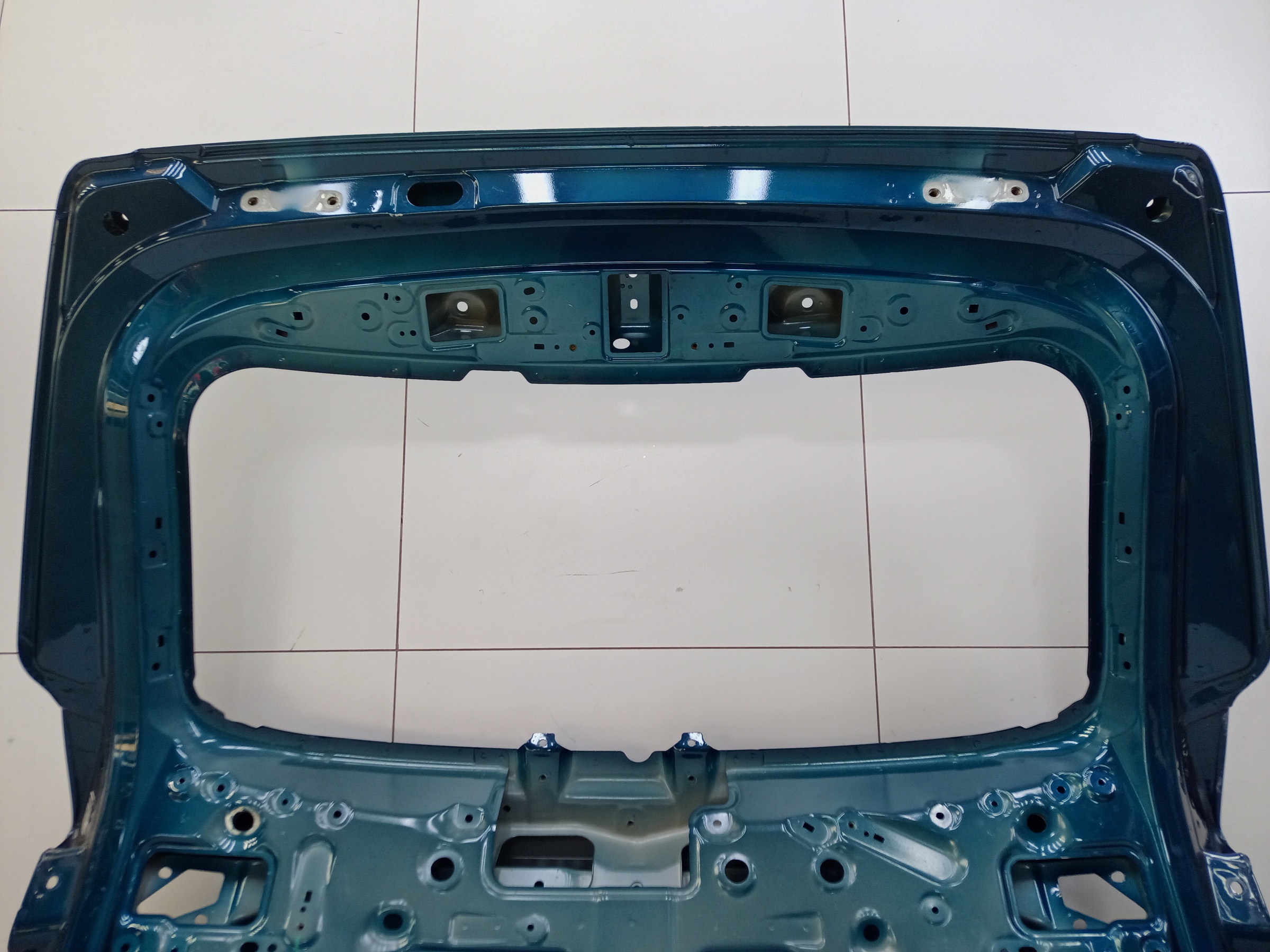 Крышка багажника Geely Monjaro