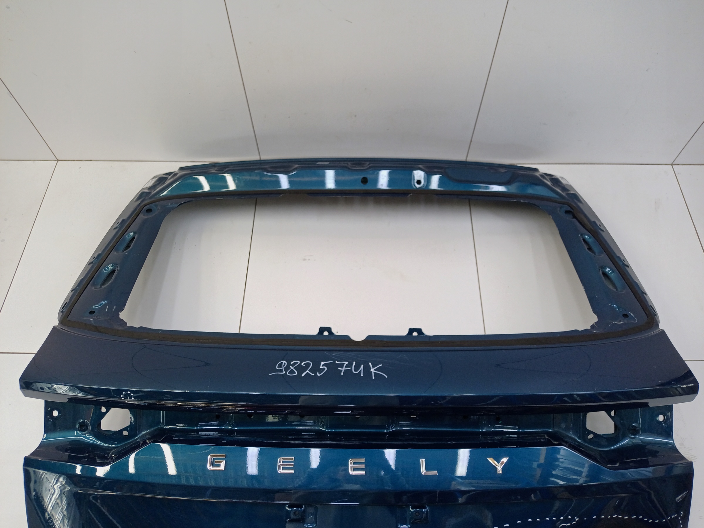 Крышка багажника Geely Monjaro