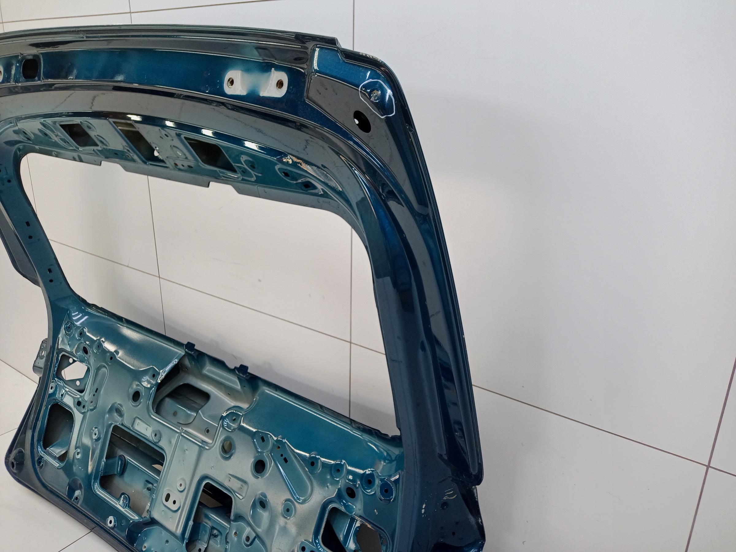 Крышка багажника Geely Monjaro