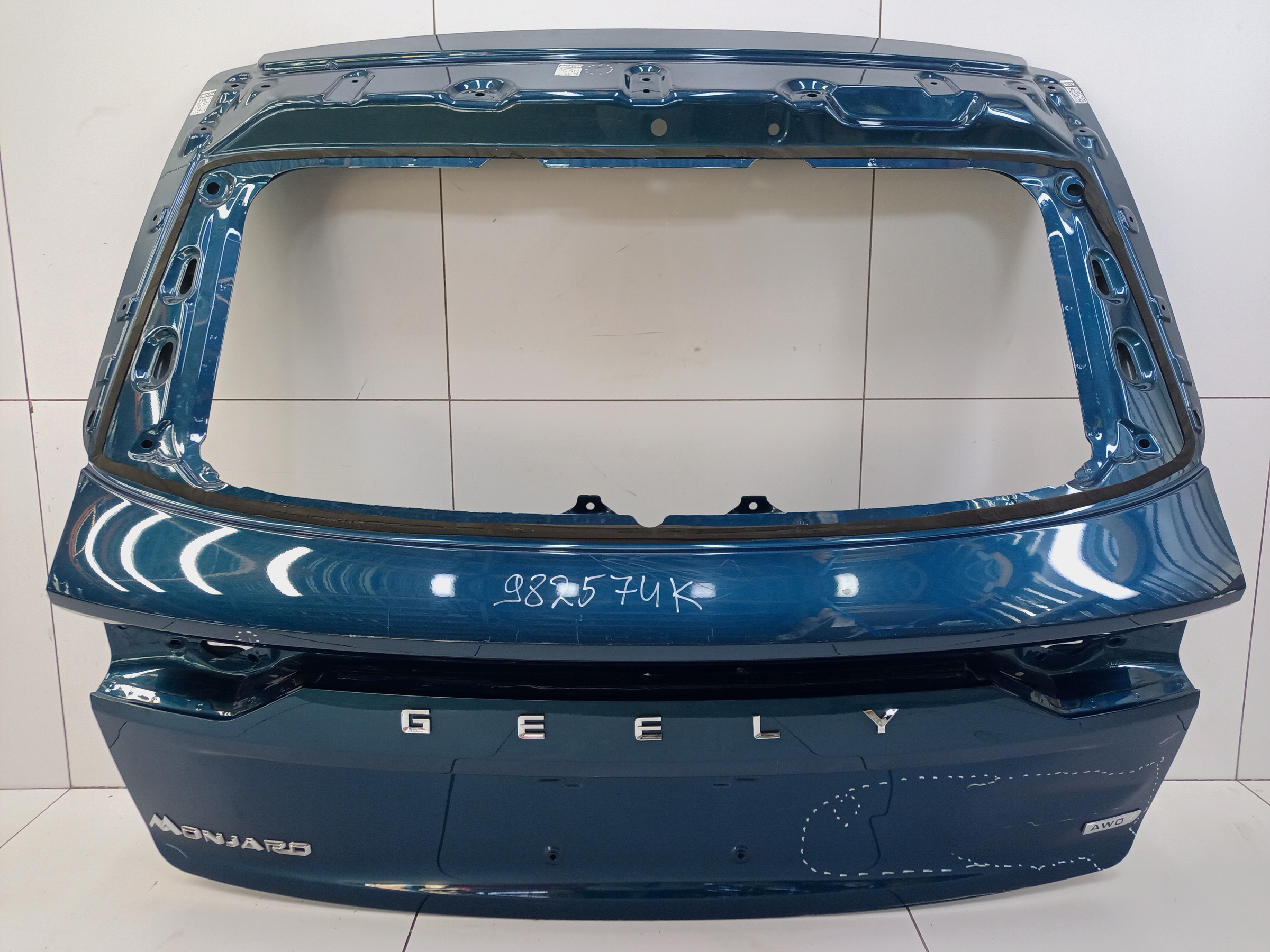 Крышка багажника Geely Monjaro