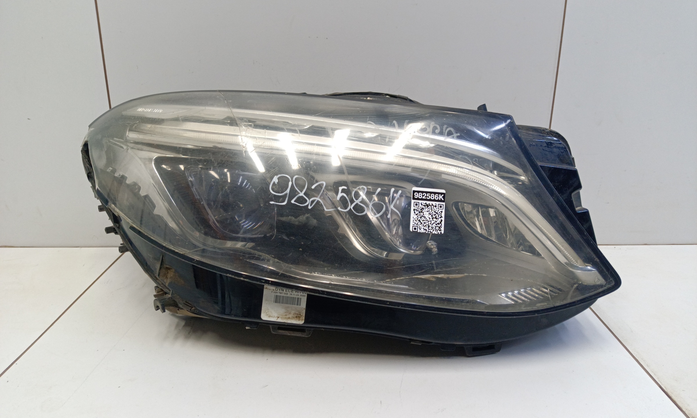 Фара передняя правая Mercedes Benz GLE-klasse W166 LED