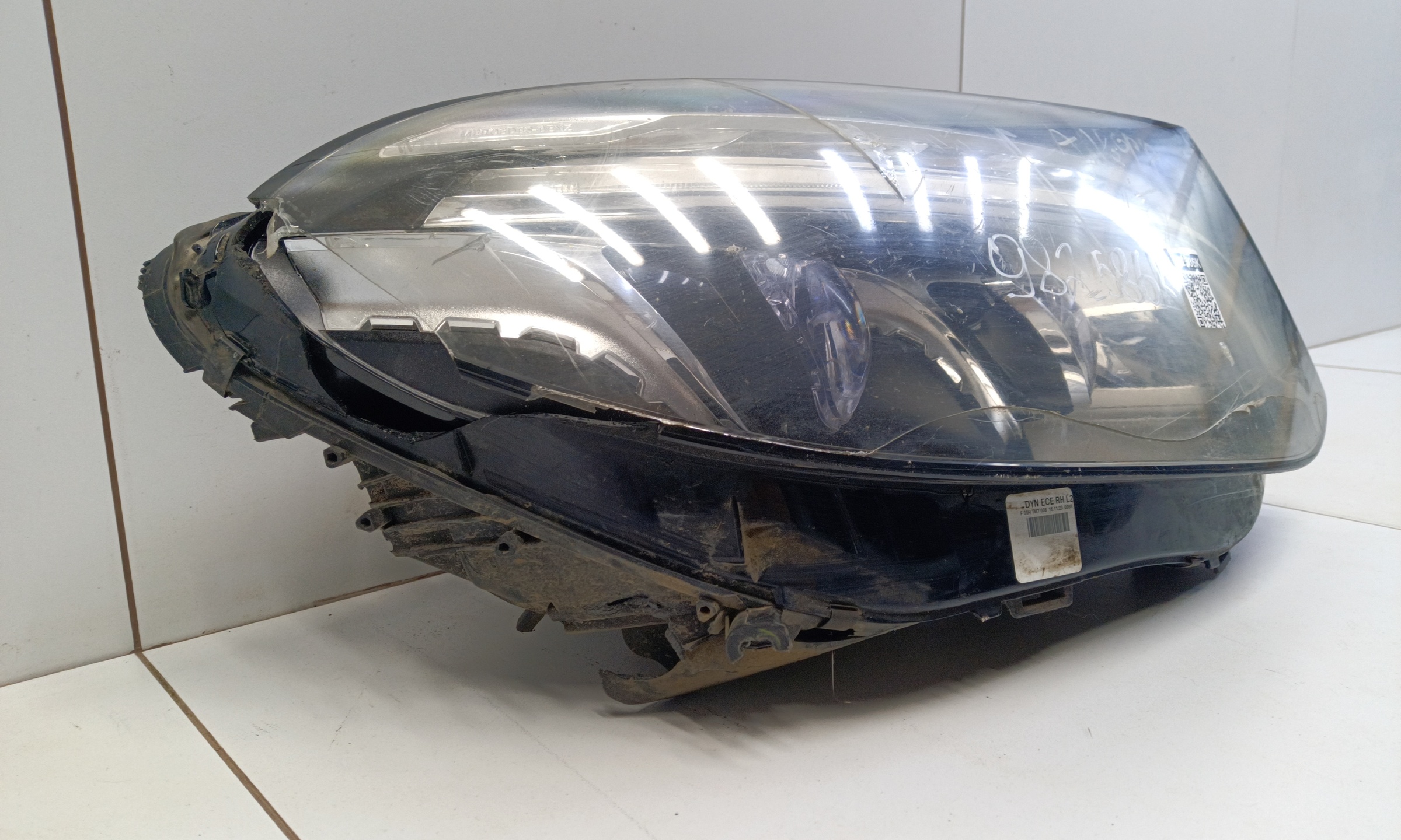 Фара передняя правая Mercedes Benz GLE-klasse W166 LED