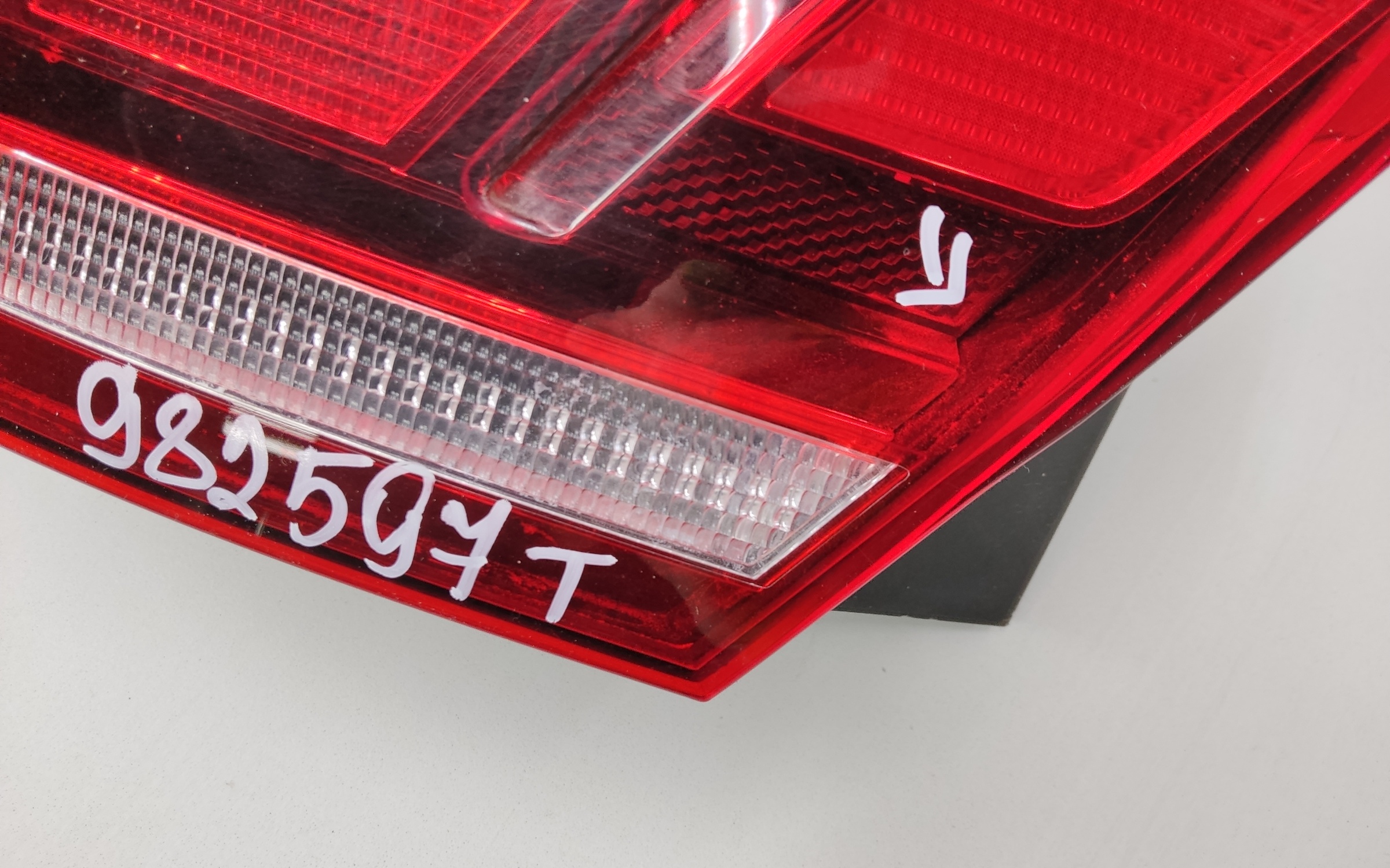 Фонарь задний левый наружный Volkswagen Tiguan 2 LED