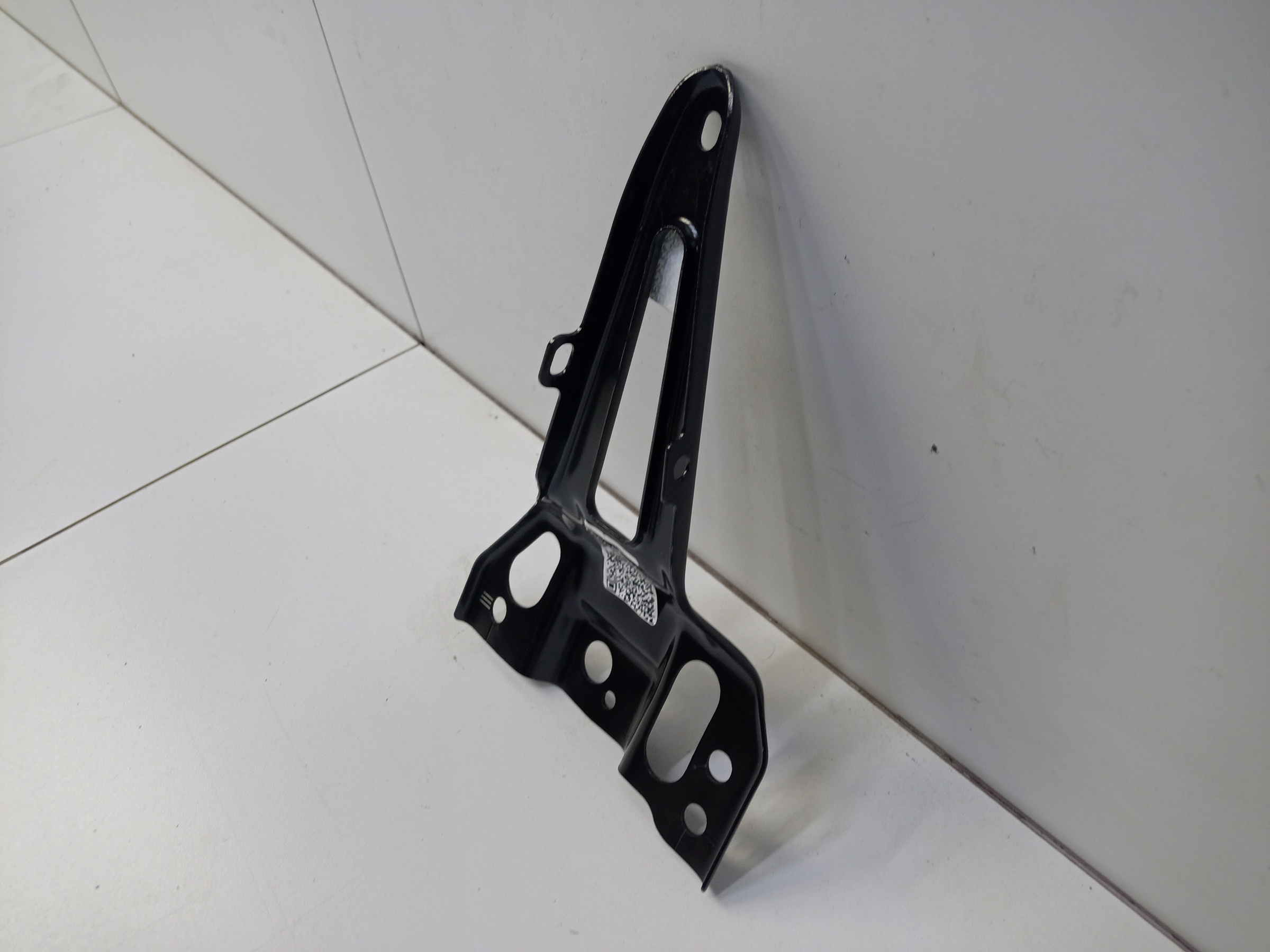 Кронштейн замка капота Geely Coolray