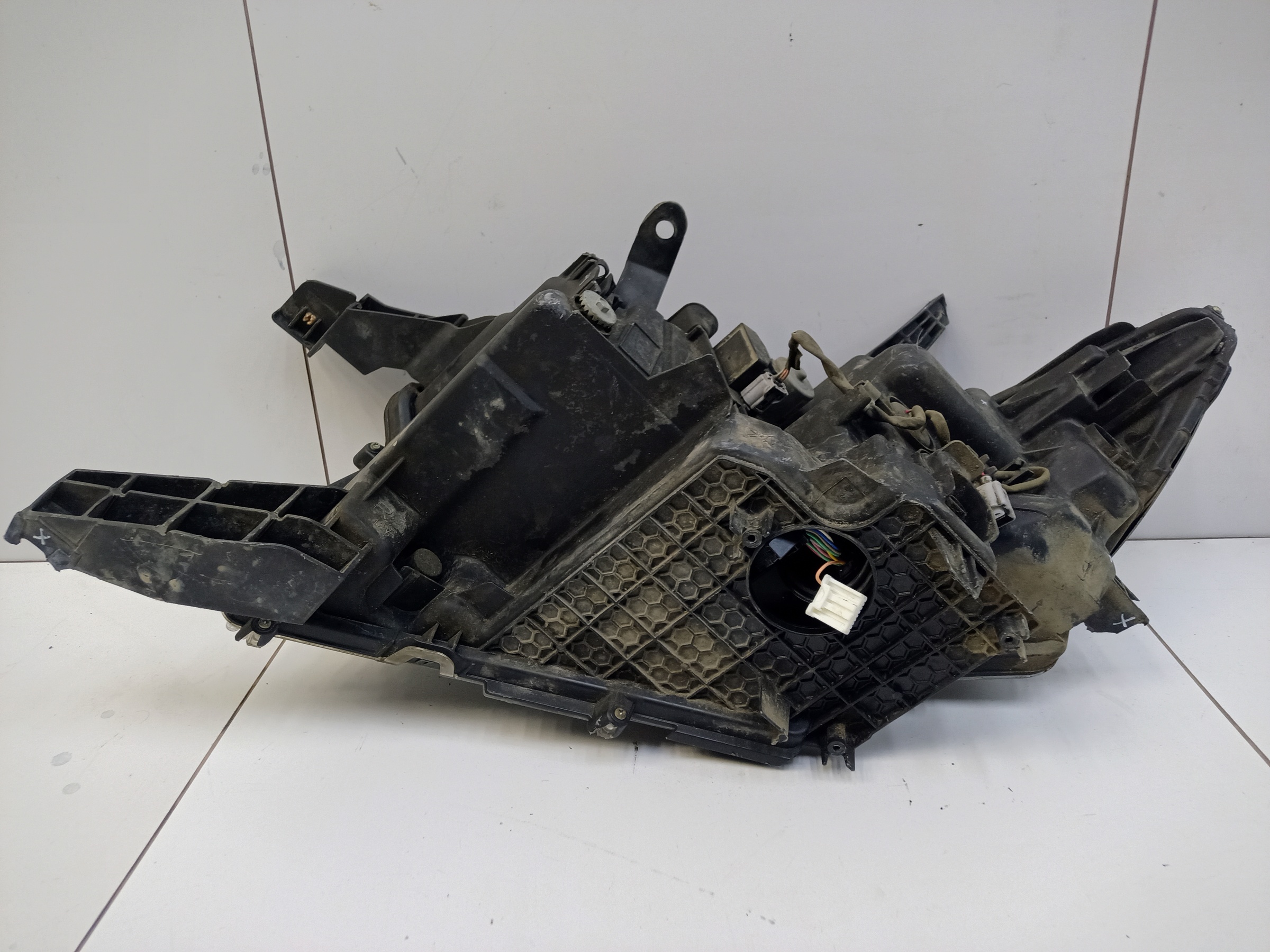 Фара передняя правая Toyota Land Cruiser Prado 150 Restail 2 LED