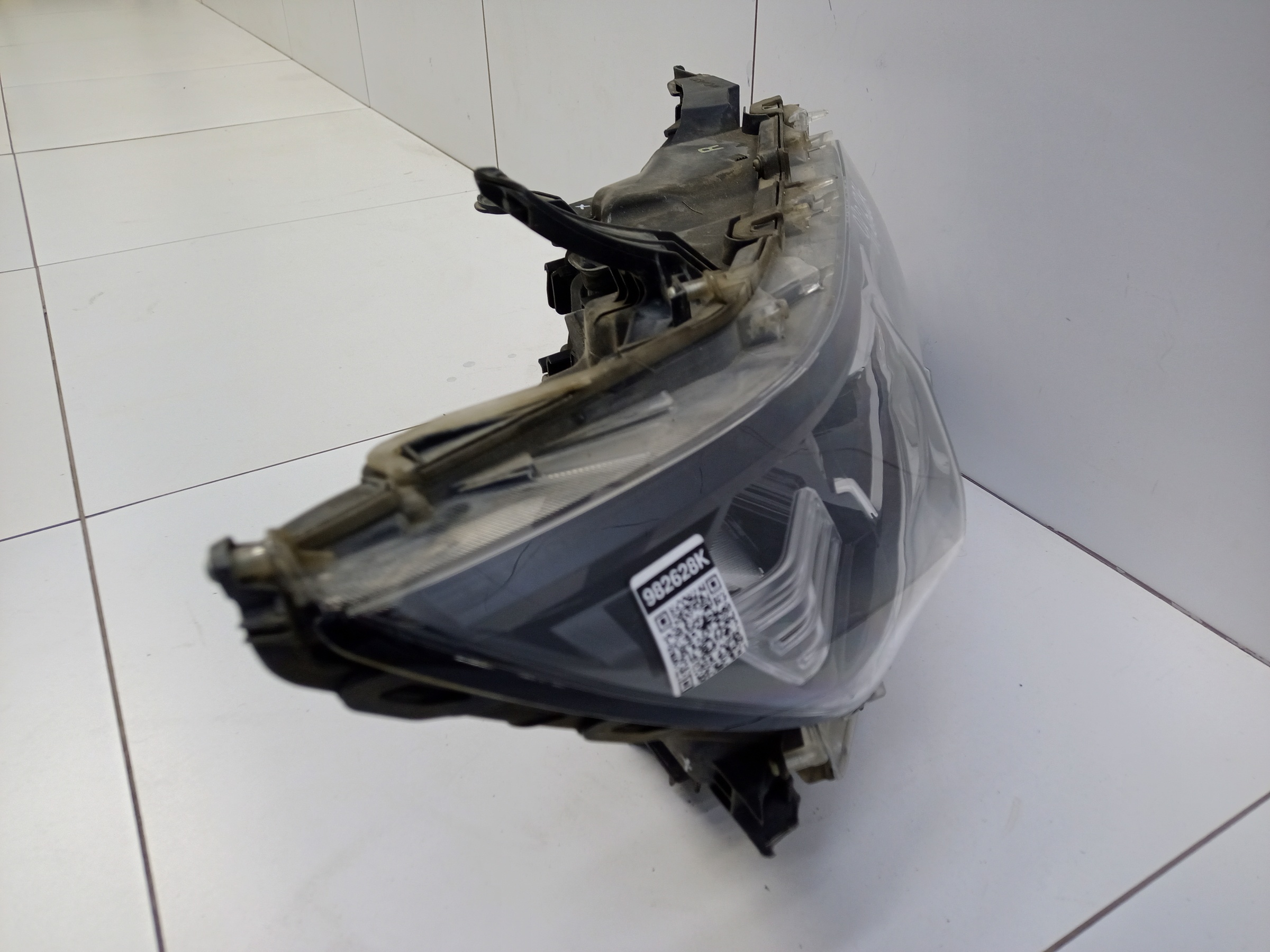 Фара передняя правая Toyota Land Cruiser Prado 150 Restail 2 LED