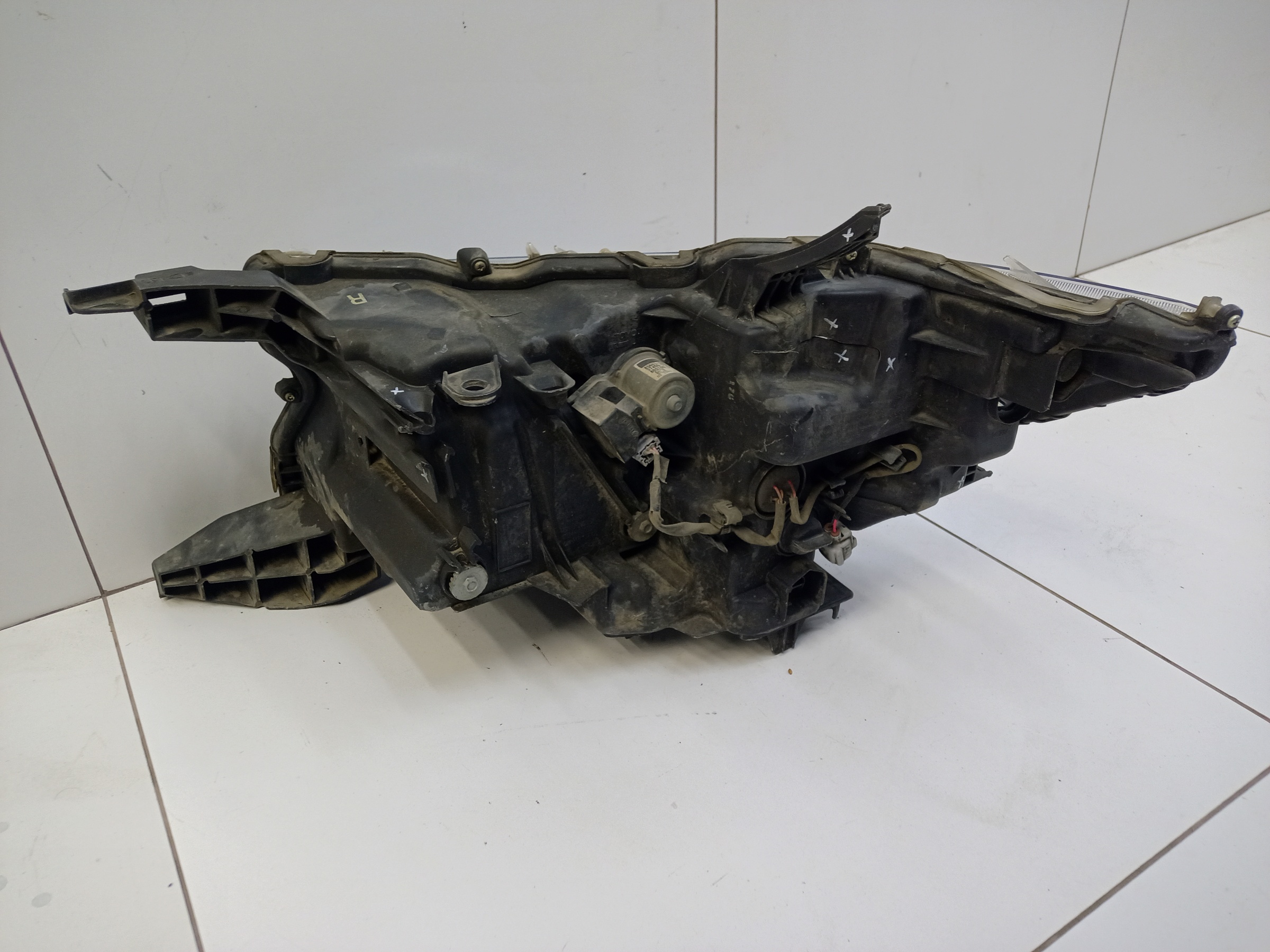 Фара передняя правая Toyota Land Cruiser Prado 150 Restail 2 LED