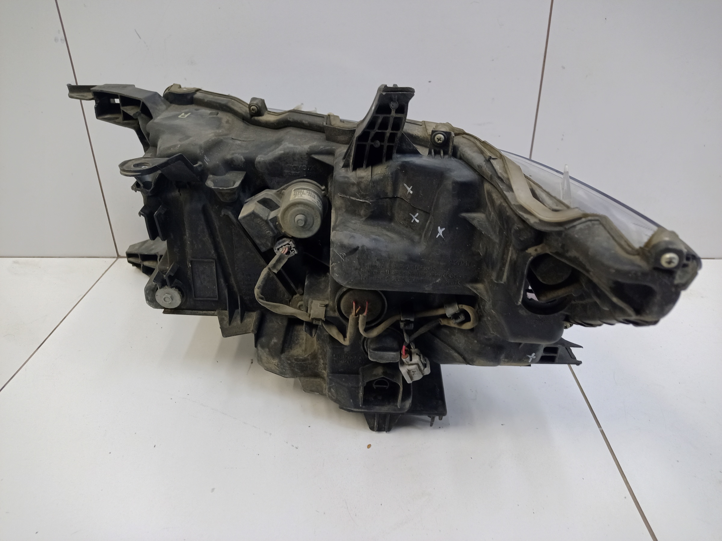 Фара передняя правая Toyota Land Cruiser Prado 150 Restail 2 LED
