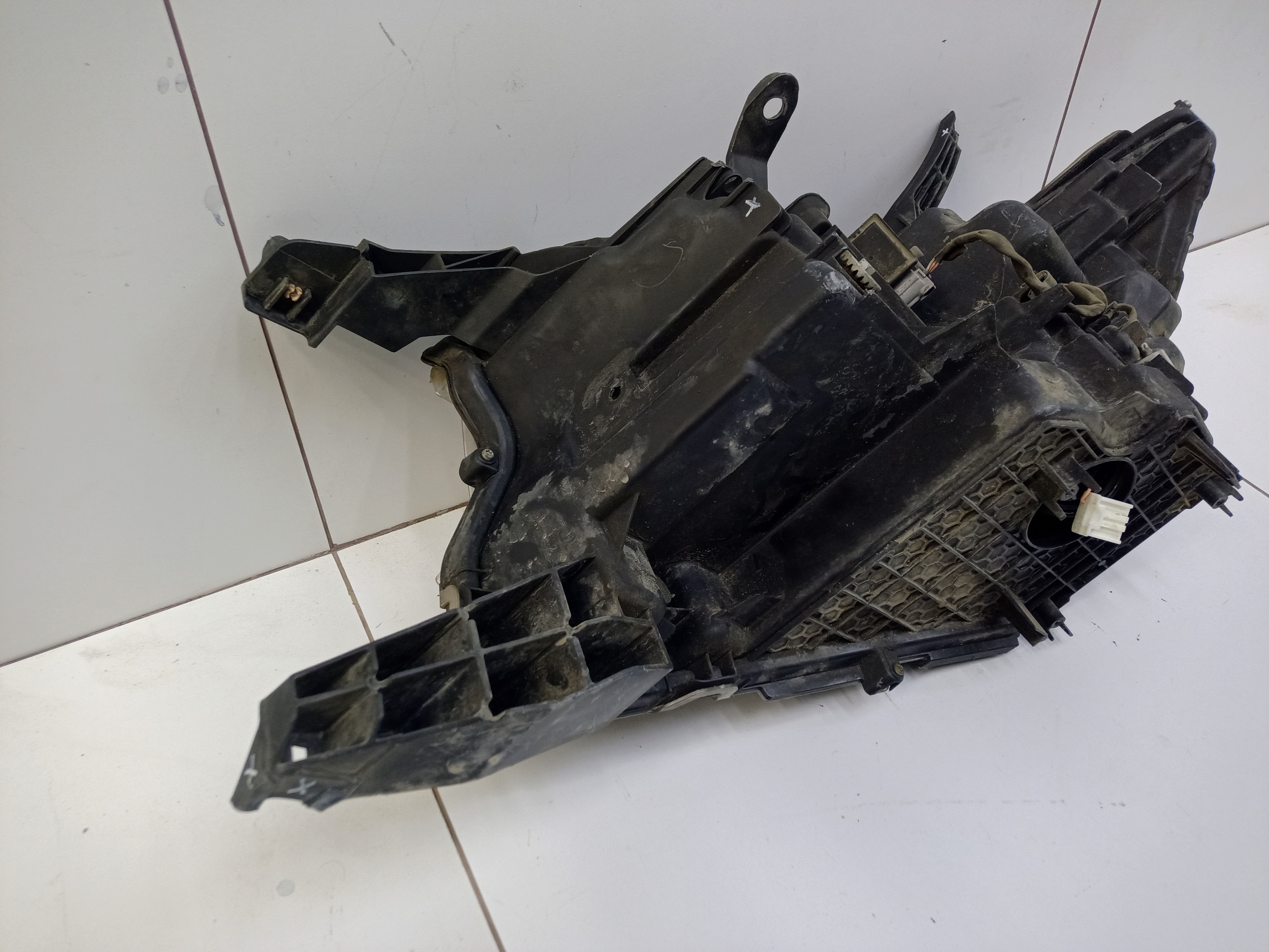 Фара передняя правая Toyota Land Cruiser Prado 150 Restail 2 LED