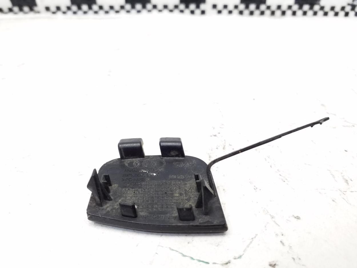 Заглушка буксировочного крюка заднего бампера Audi A4 B9 S-Line Restail