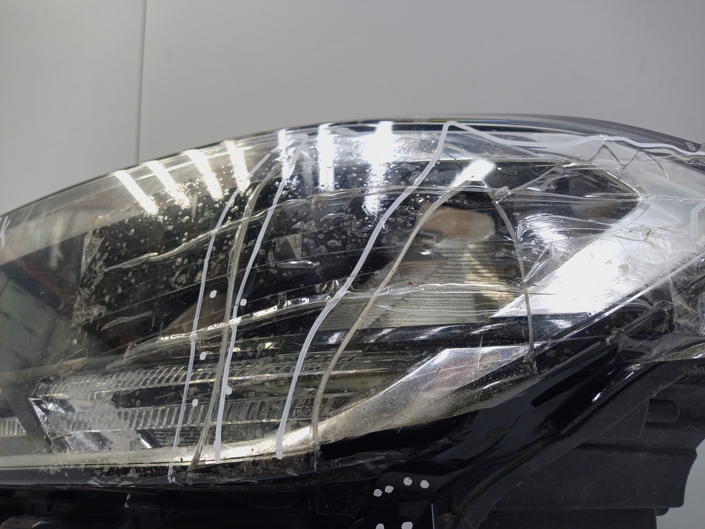 Фара передняя левая Volkswagen Polo 6 Liftback LED