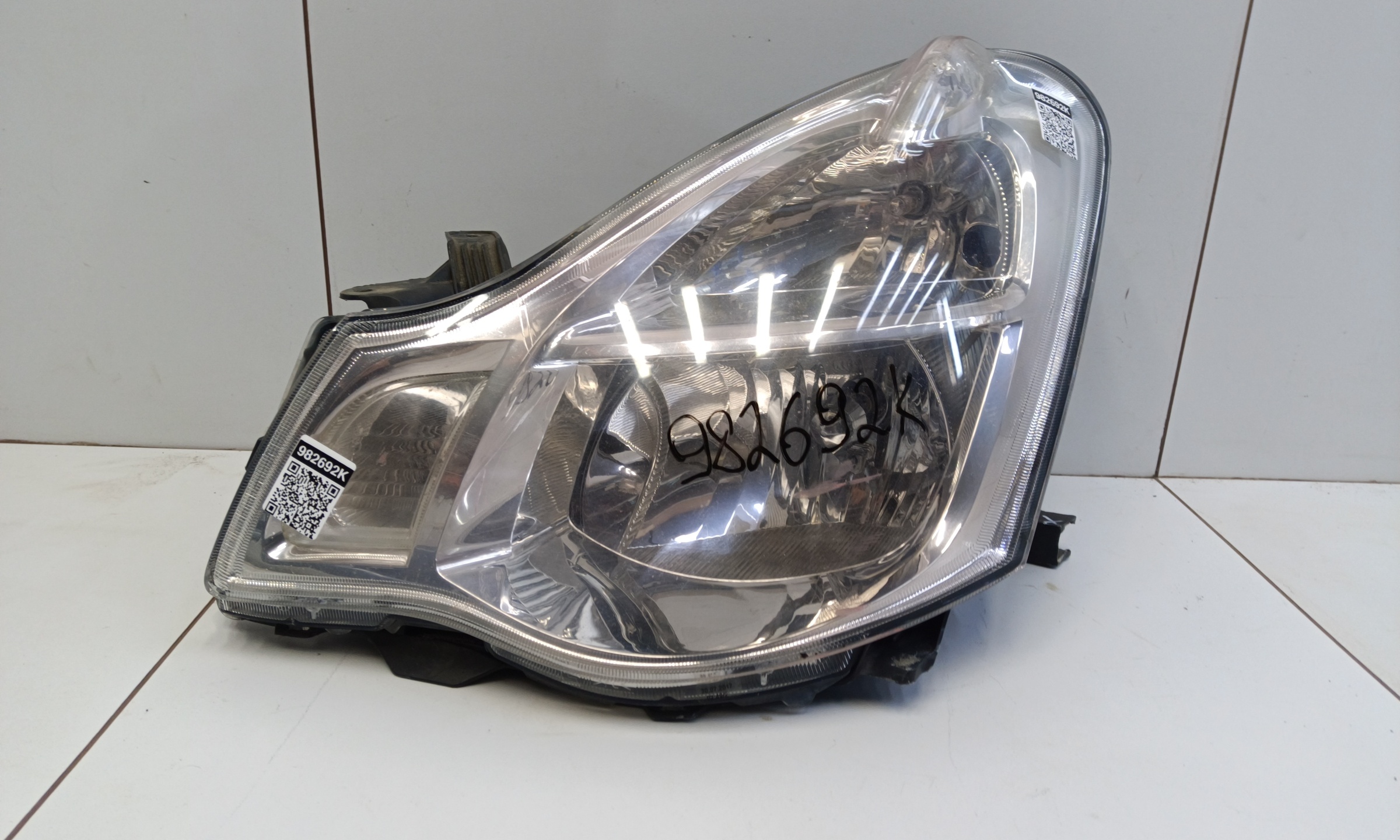 Фара передняя левая Nissan Almera G15 галоген