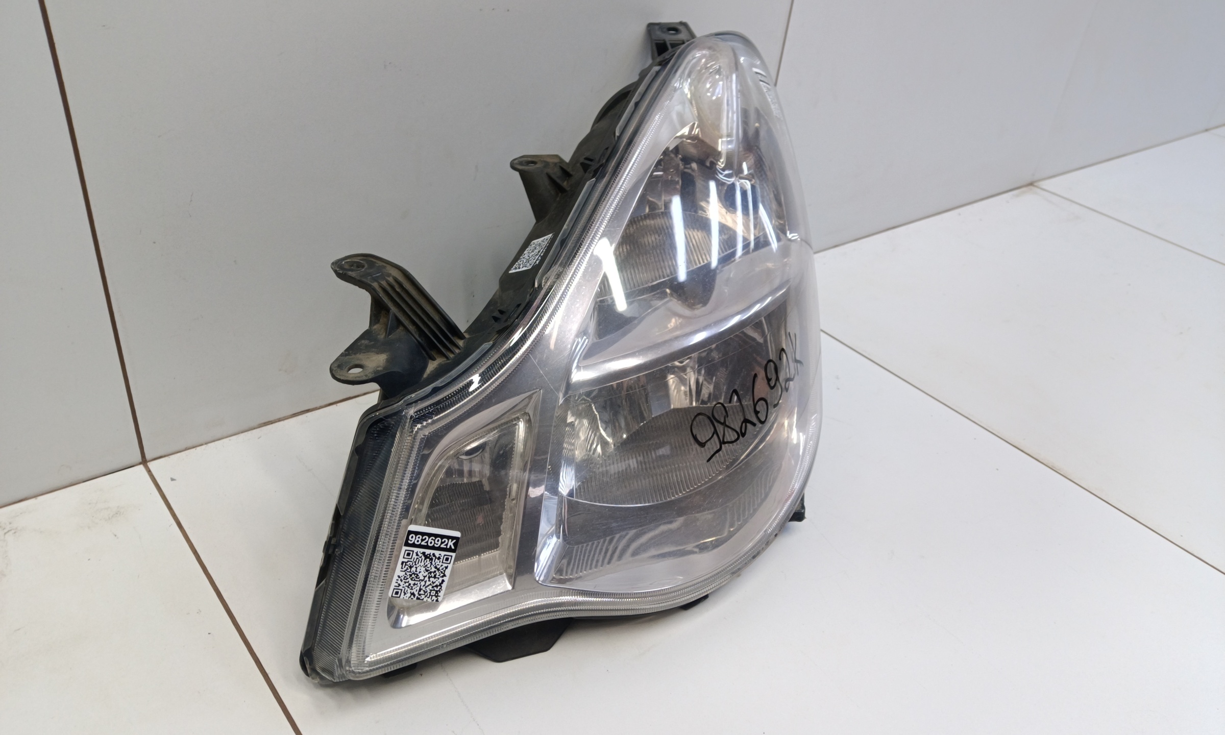 Фара передняя левая Nissan Almera G15 галоген