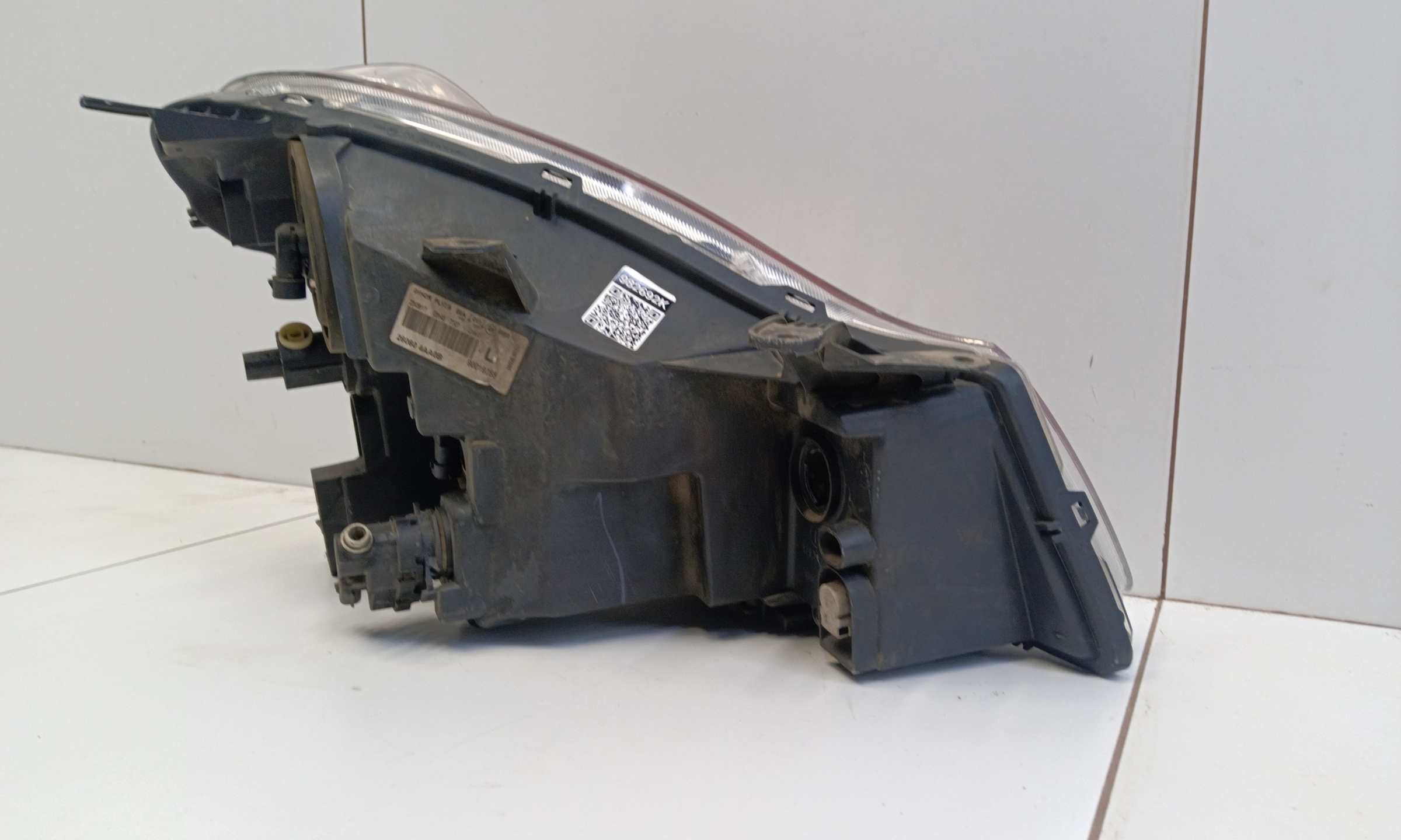 Фара передняя левая Nissan Almera G15 галоген