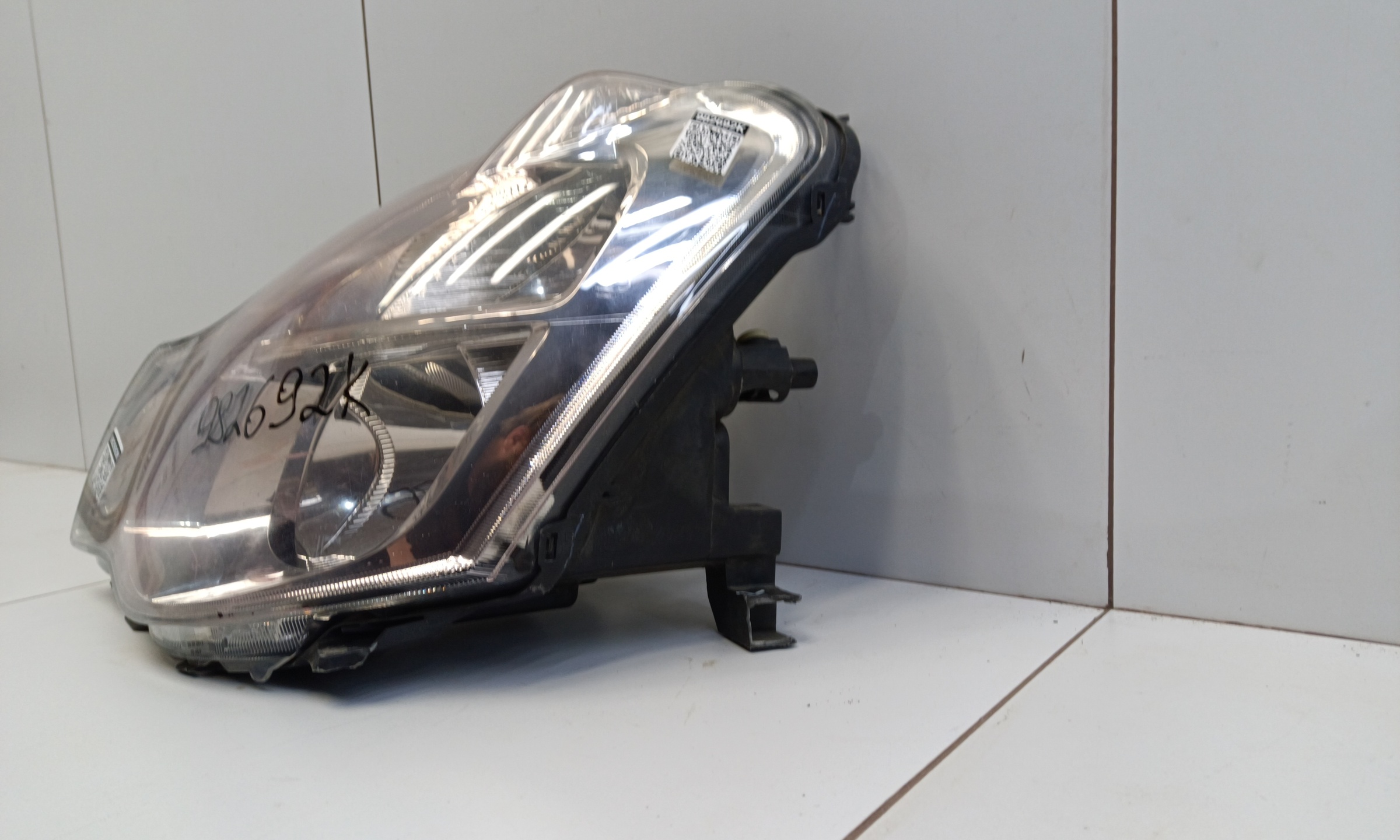 Фара передняя левая Nissan Almera G15 галоген