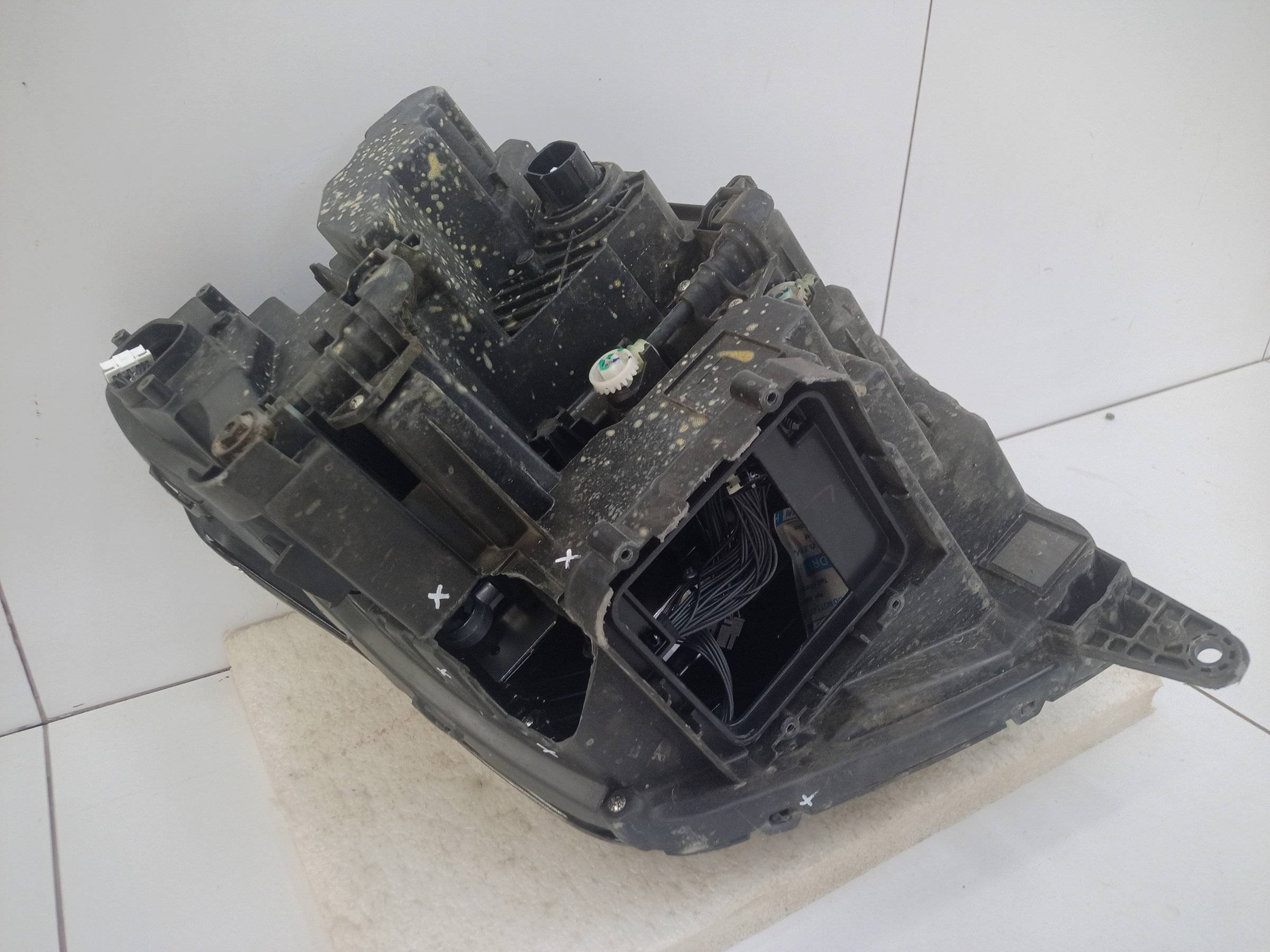 Фара передняя левая Tank 500 LED