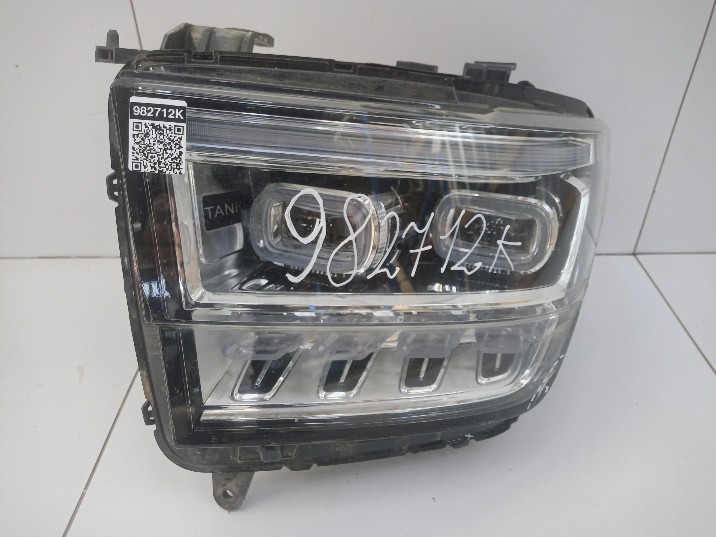 Фара передняя левая Tank 500 LED