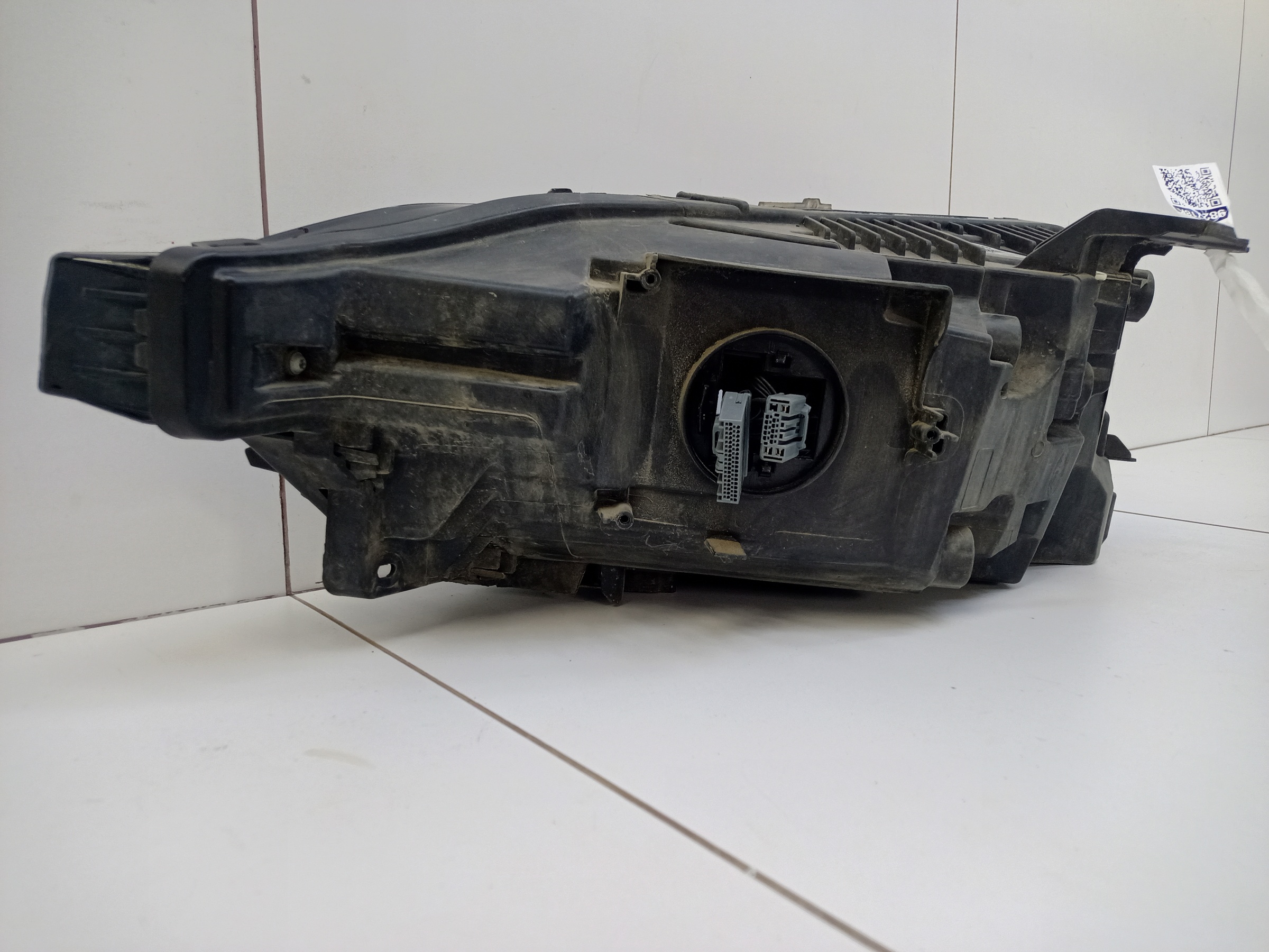 Фара передняя правая Volvo XC60 2 LED