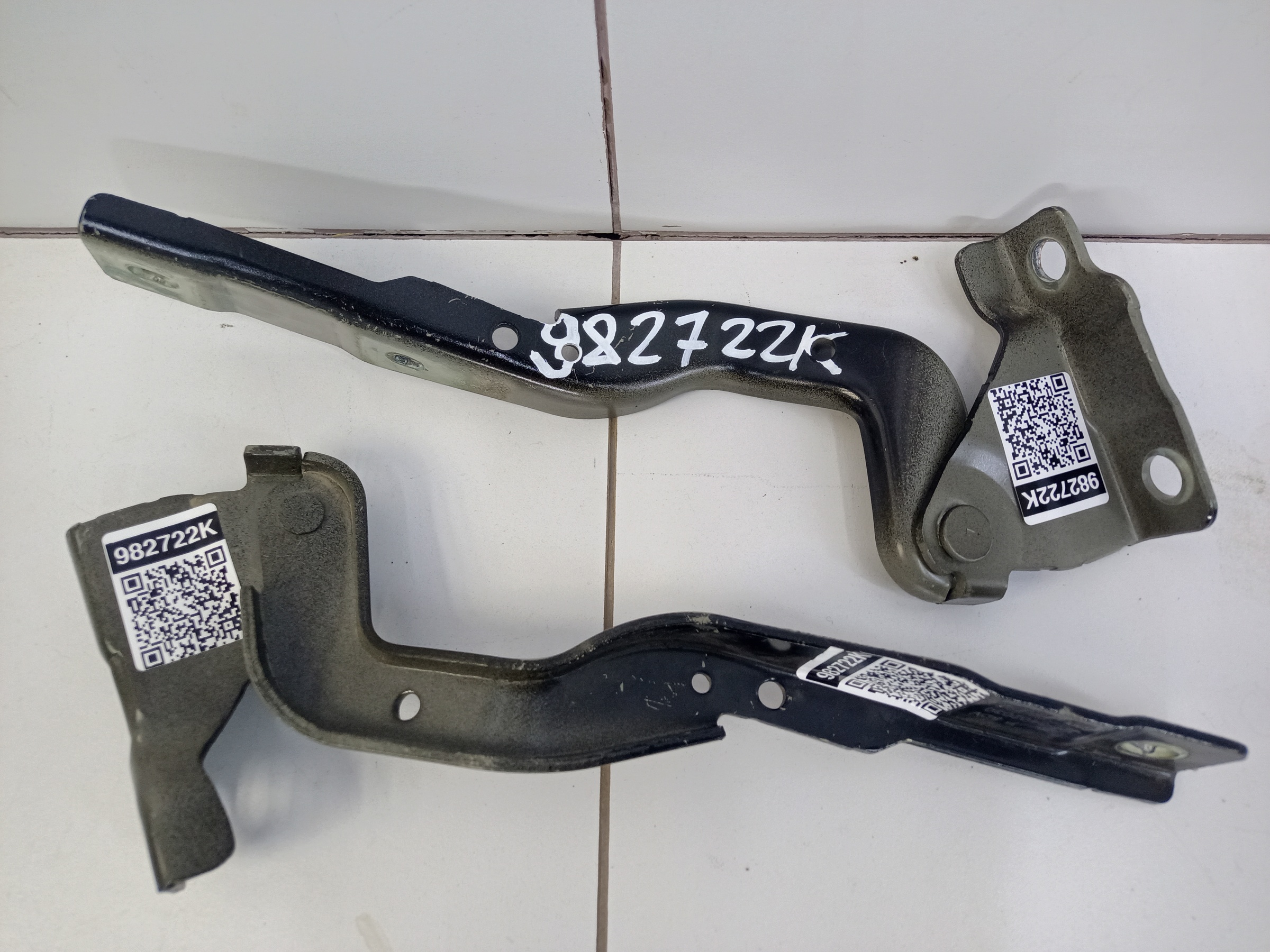 Петля капота левая Chery Tiggo 7