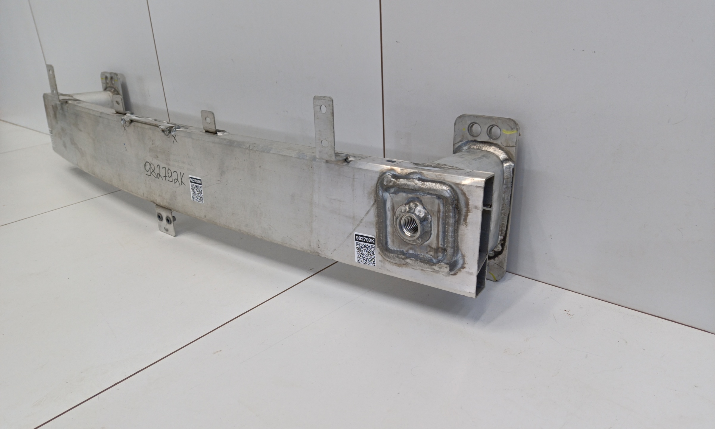 Усилитель переднего бампера Changan CS75 PLUS