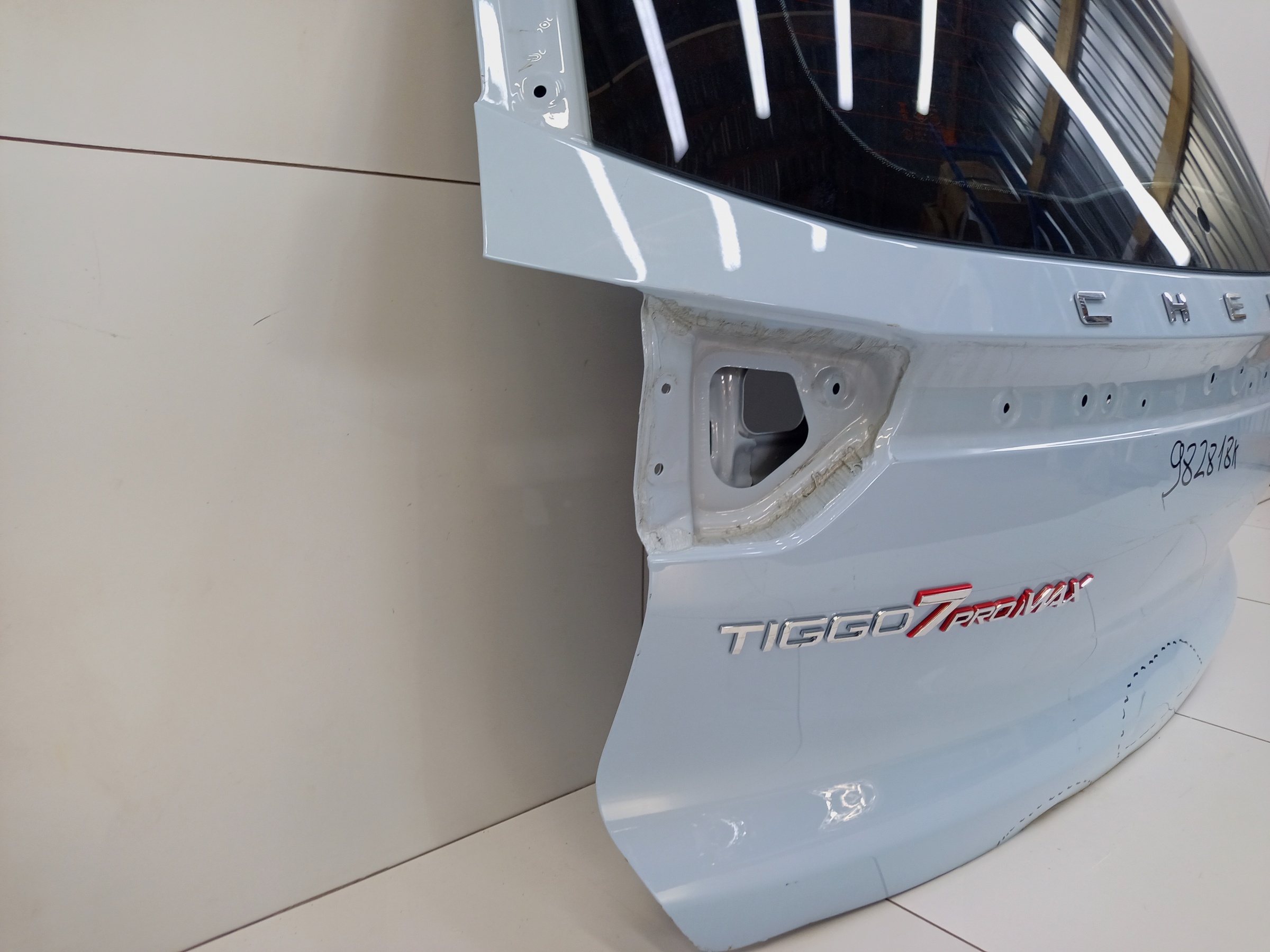 Крышка багажника Chery Tiggo 8