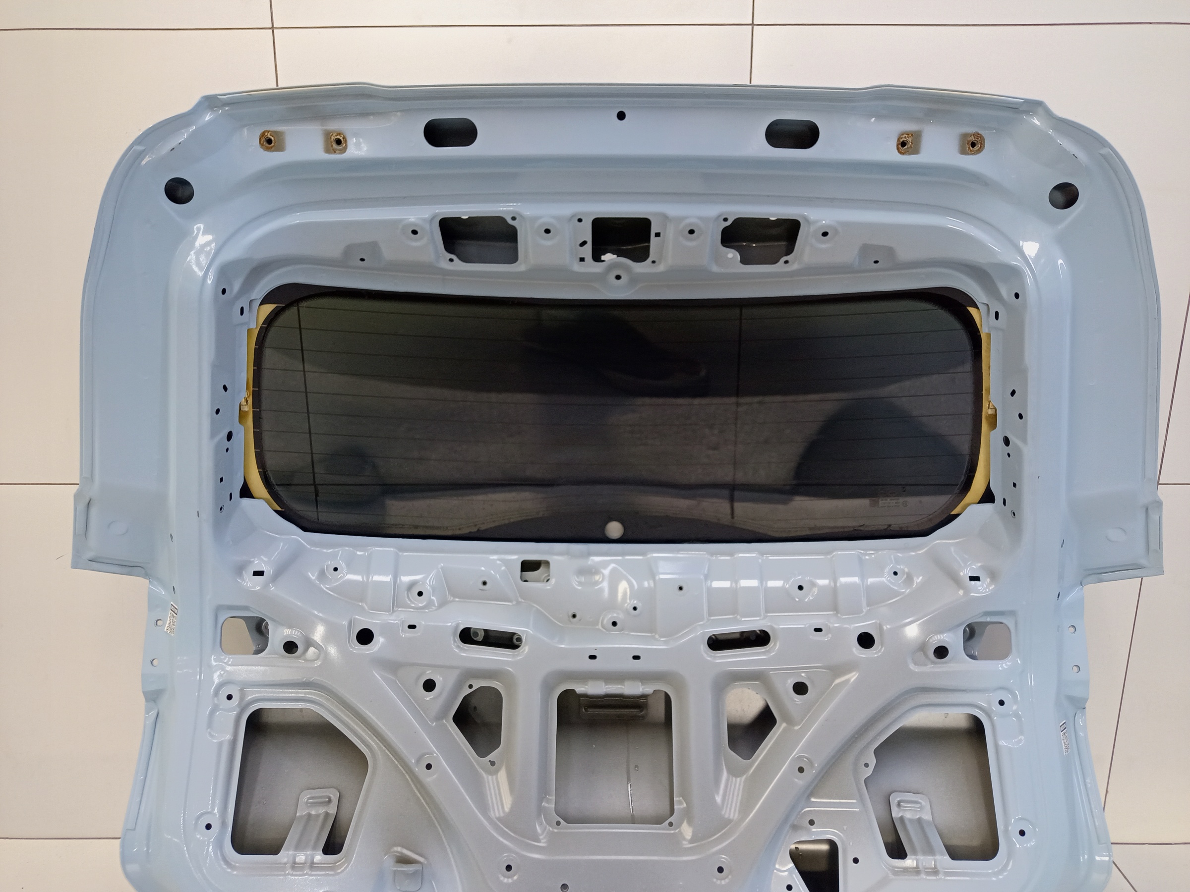 Крышка багажника Chery Tiggo 8