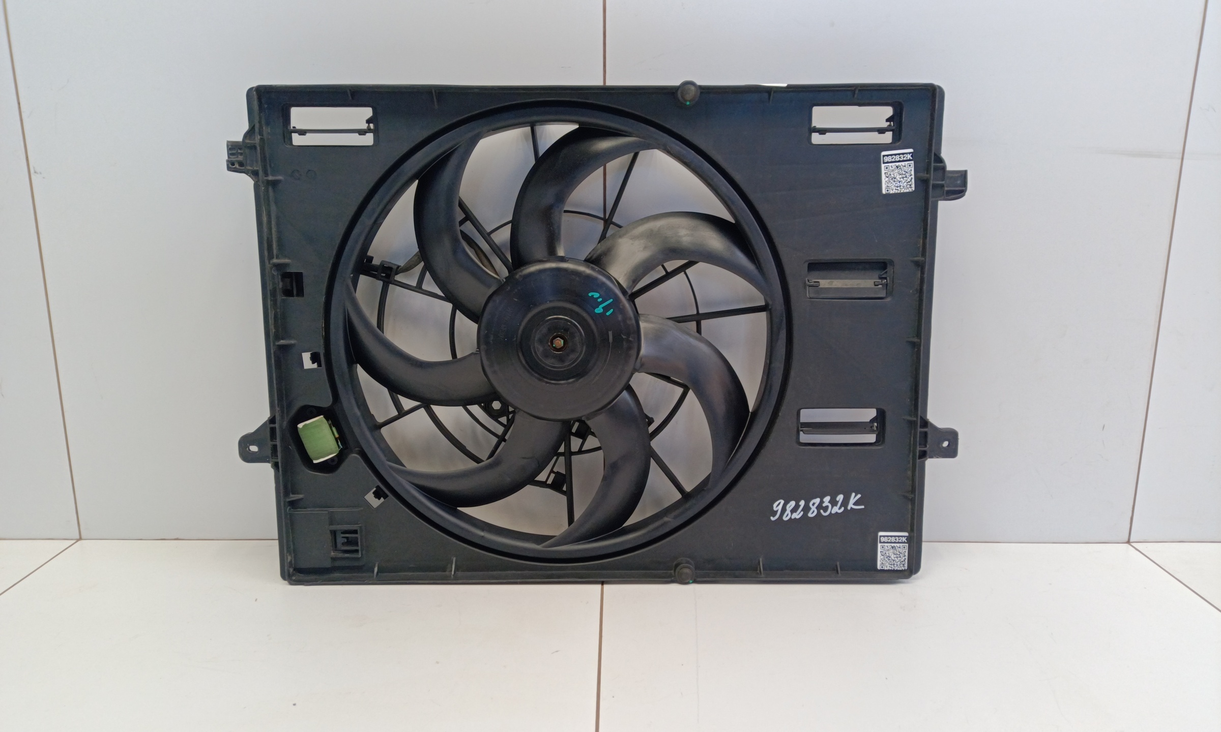 Диффузор вентилятора радиатора Geely Coolray
