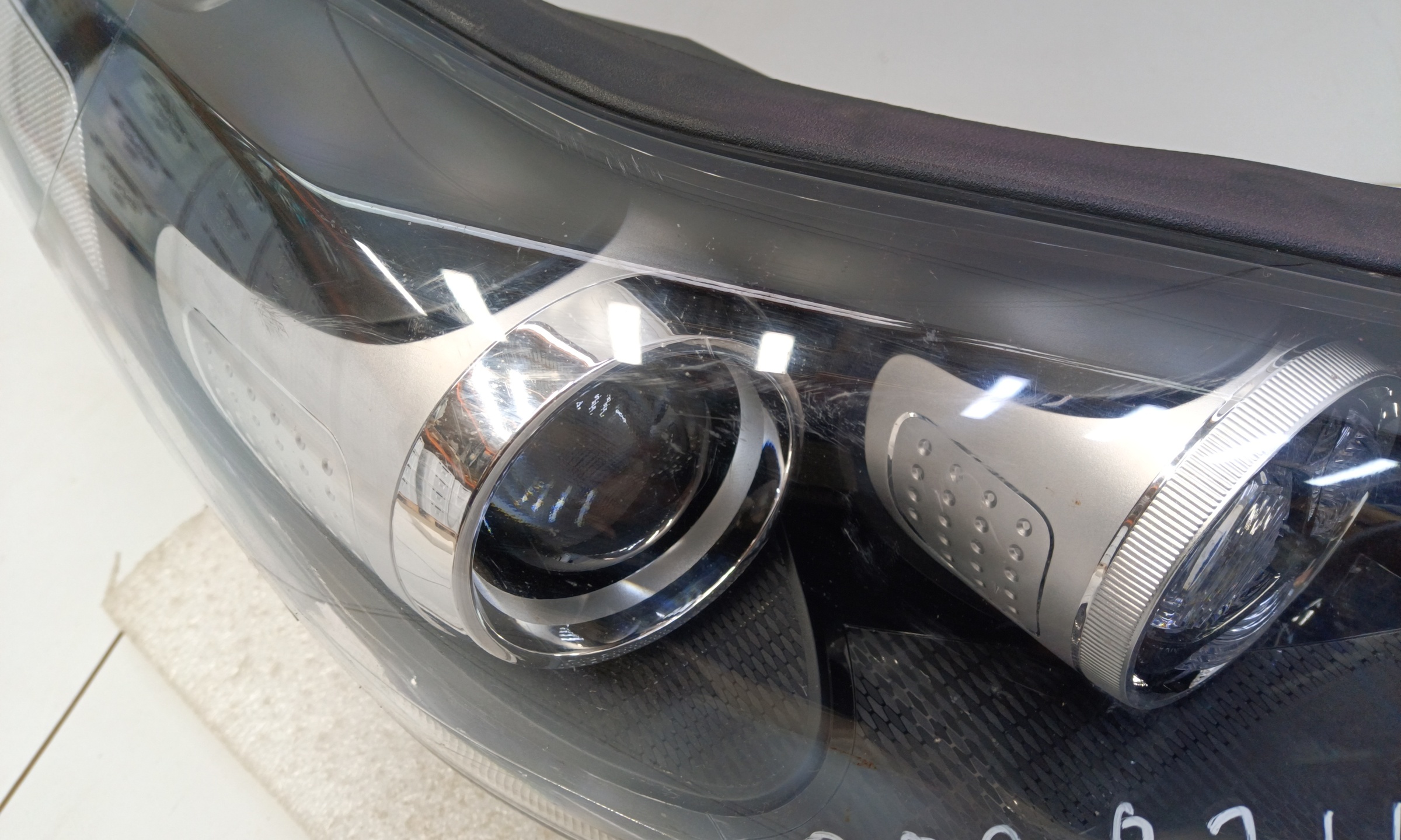 Фара передняя правая Kia Sportage 4 галоген LED