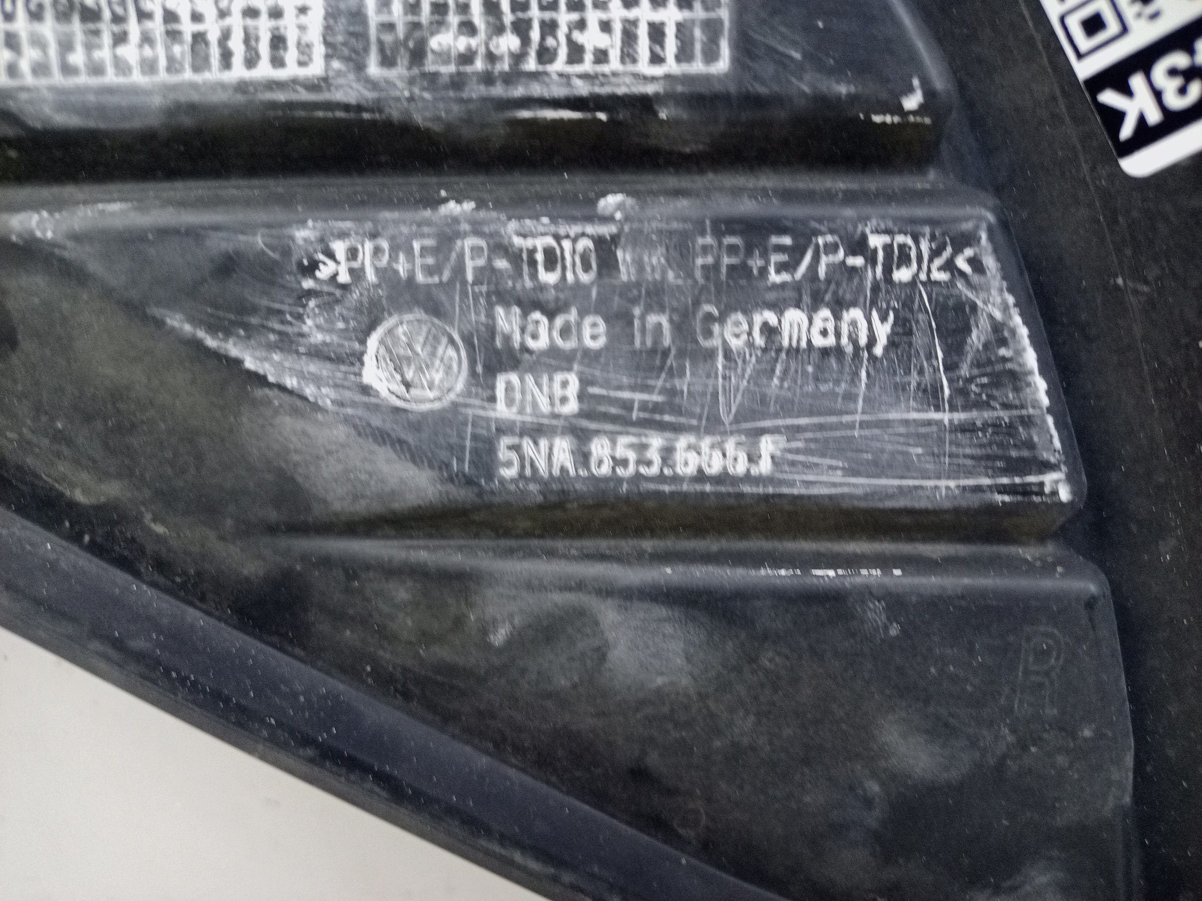 Решетка переднего бампера правая Volkswagen Tiguan 2 Restail