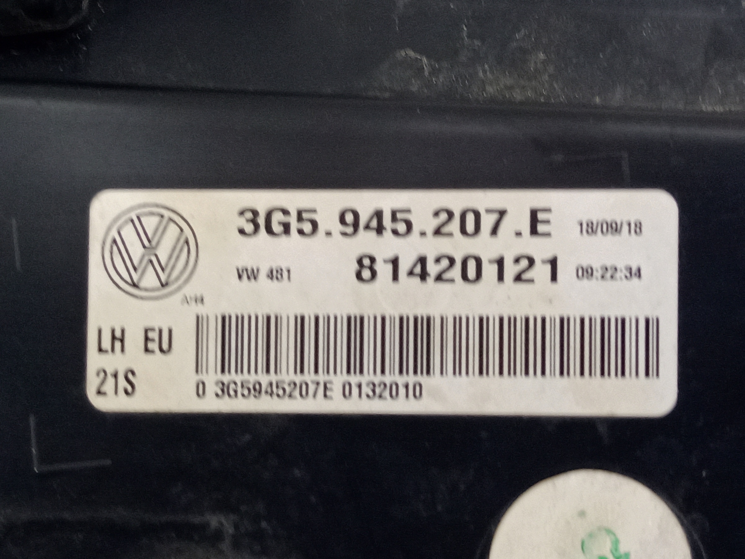Фонарь задний левый наружный Volkswagen Passat B8 Sedan LED