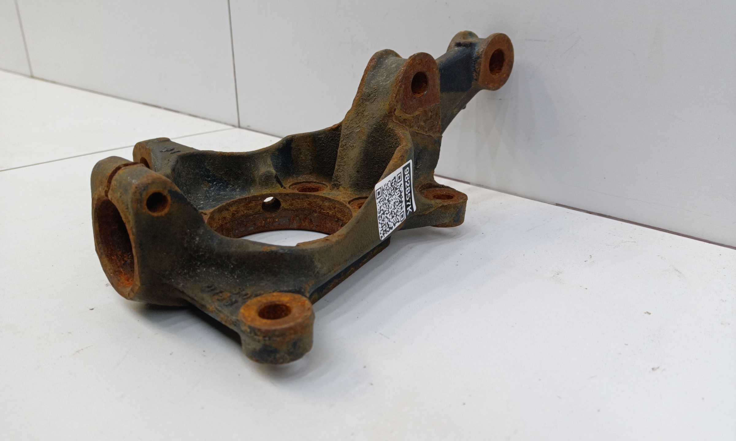 Кулак поворотный передний правый Subaru XV 2