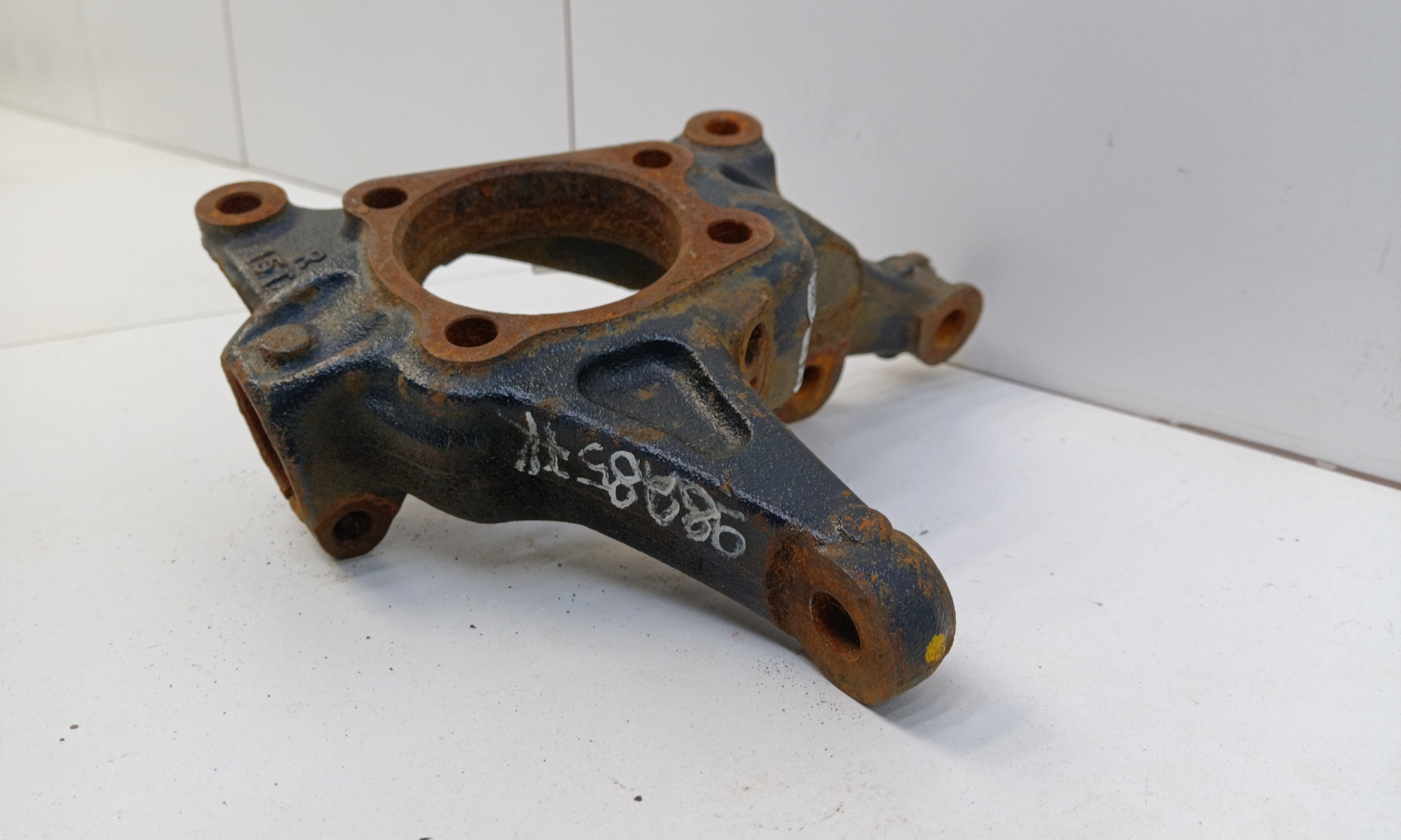 Кулак поворотный передний правый Subaru XV 2