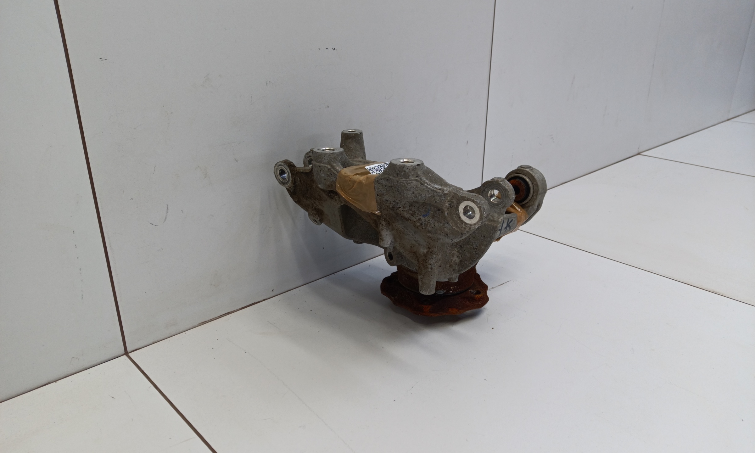 Кулак задний правый Geely Monjaro