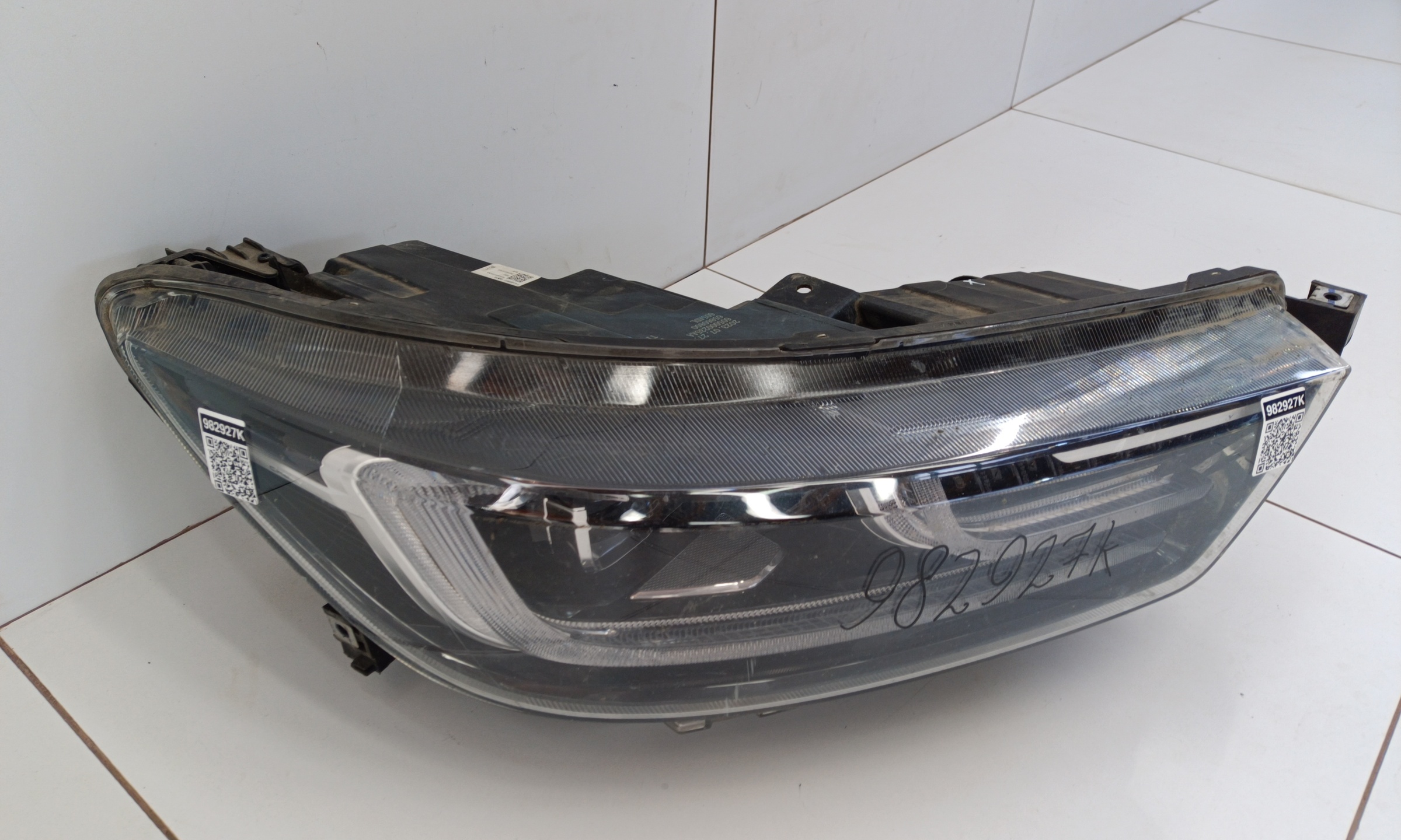 Фара передняя правая Chery Tiggo 8 Pro LED