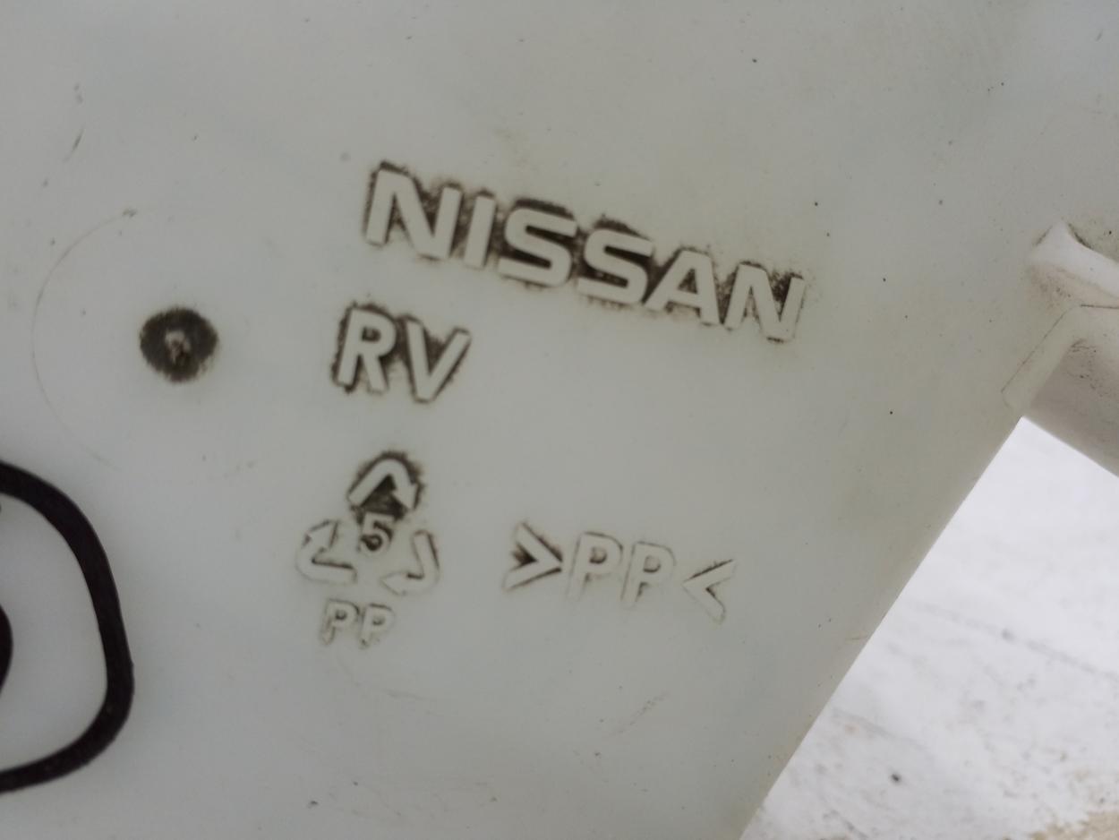 Бачок омывателя Nissan Qashqai 2