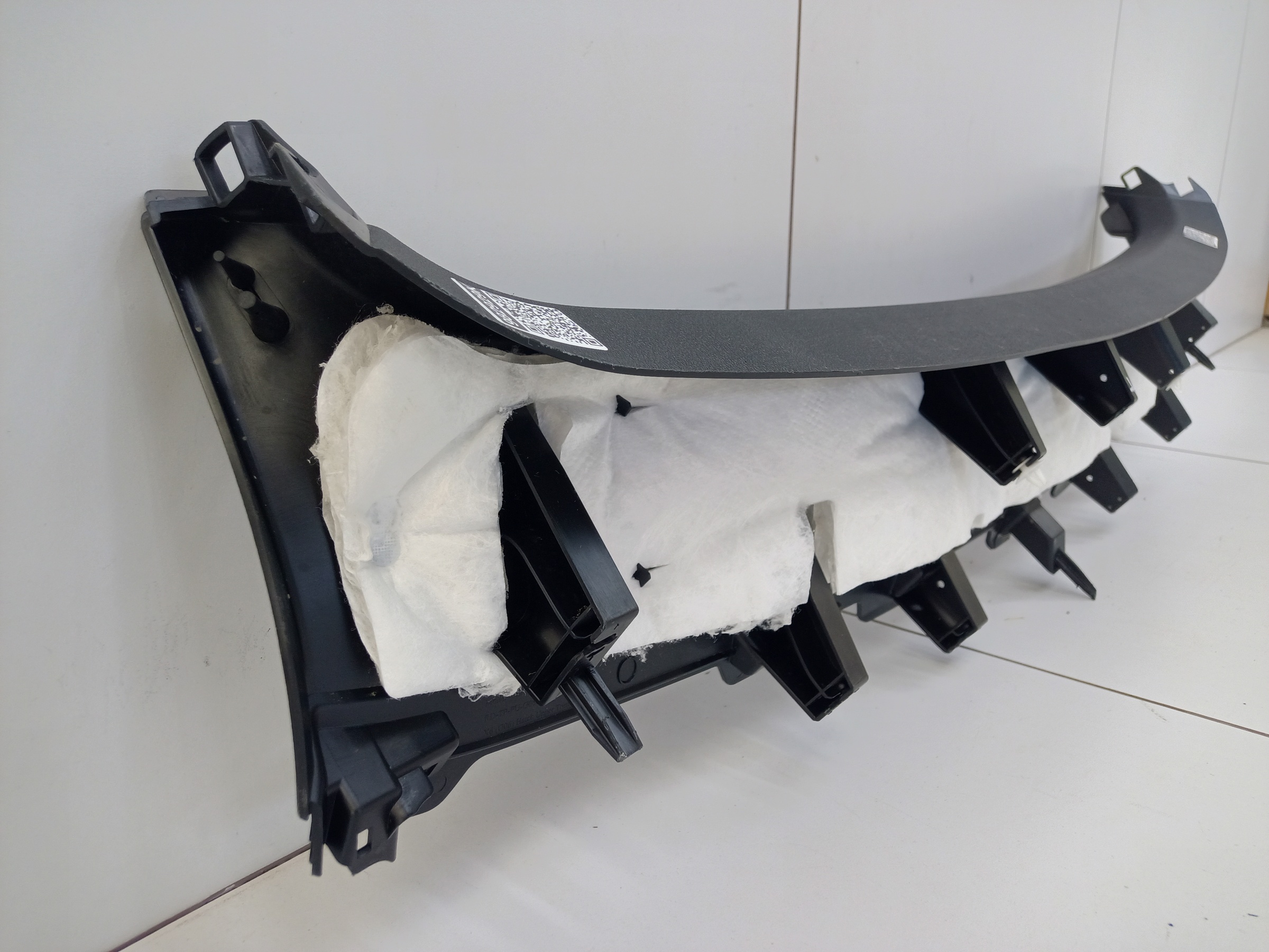Обшивка крышки багажника центральная BMW X6 G06