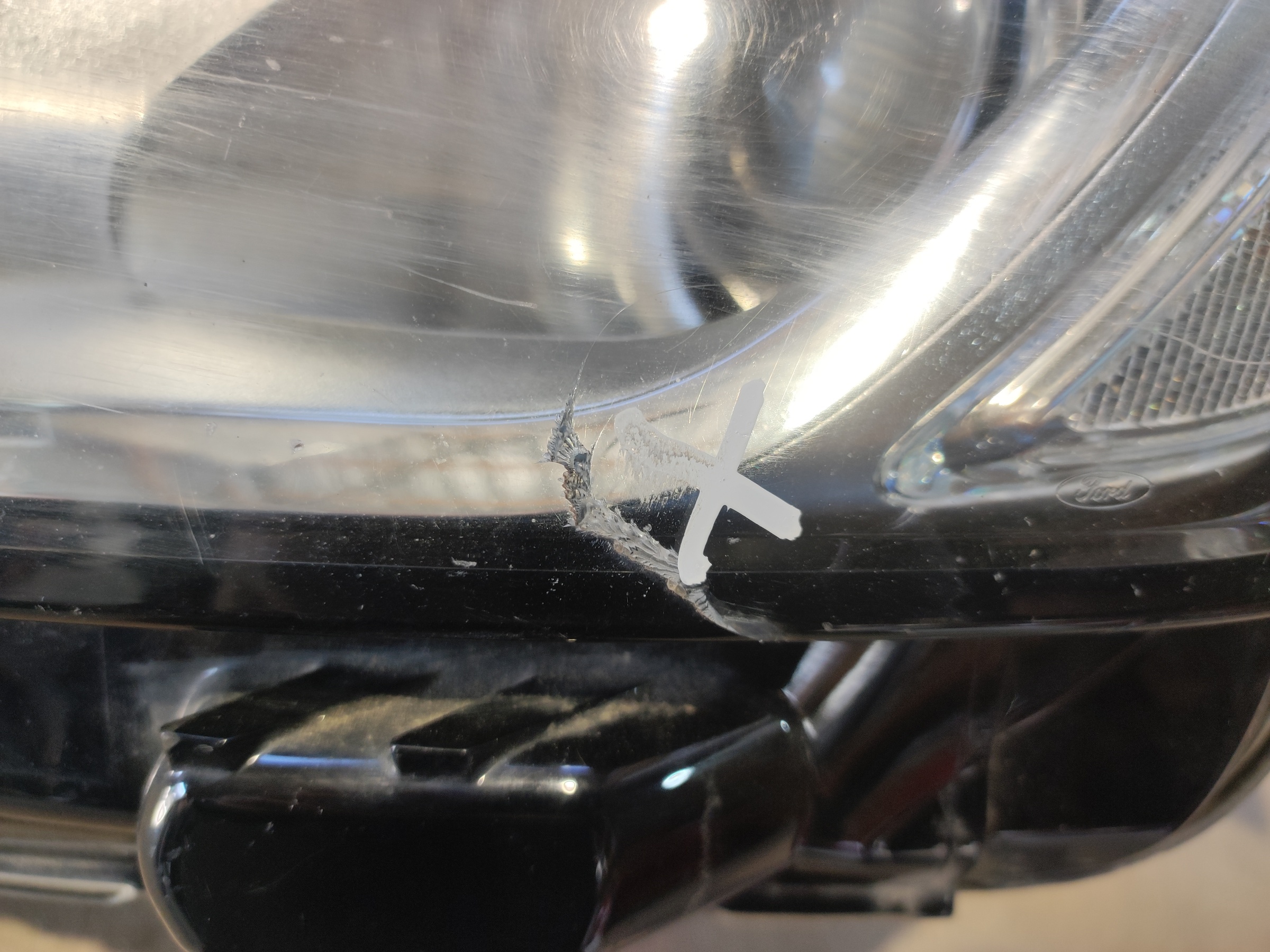 Фара передняя левая Ford EcoSport Restail ксенон