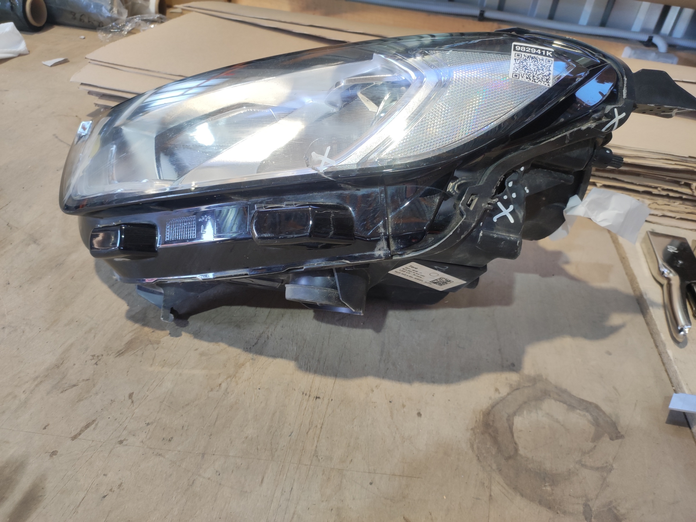 Фара передняя левая Ford EcoSport Restail ксенон