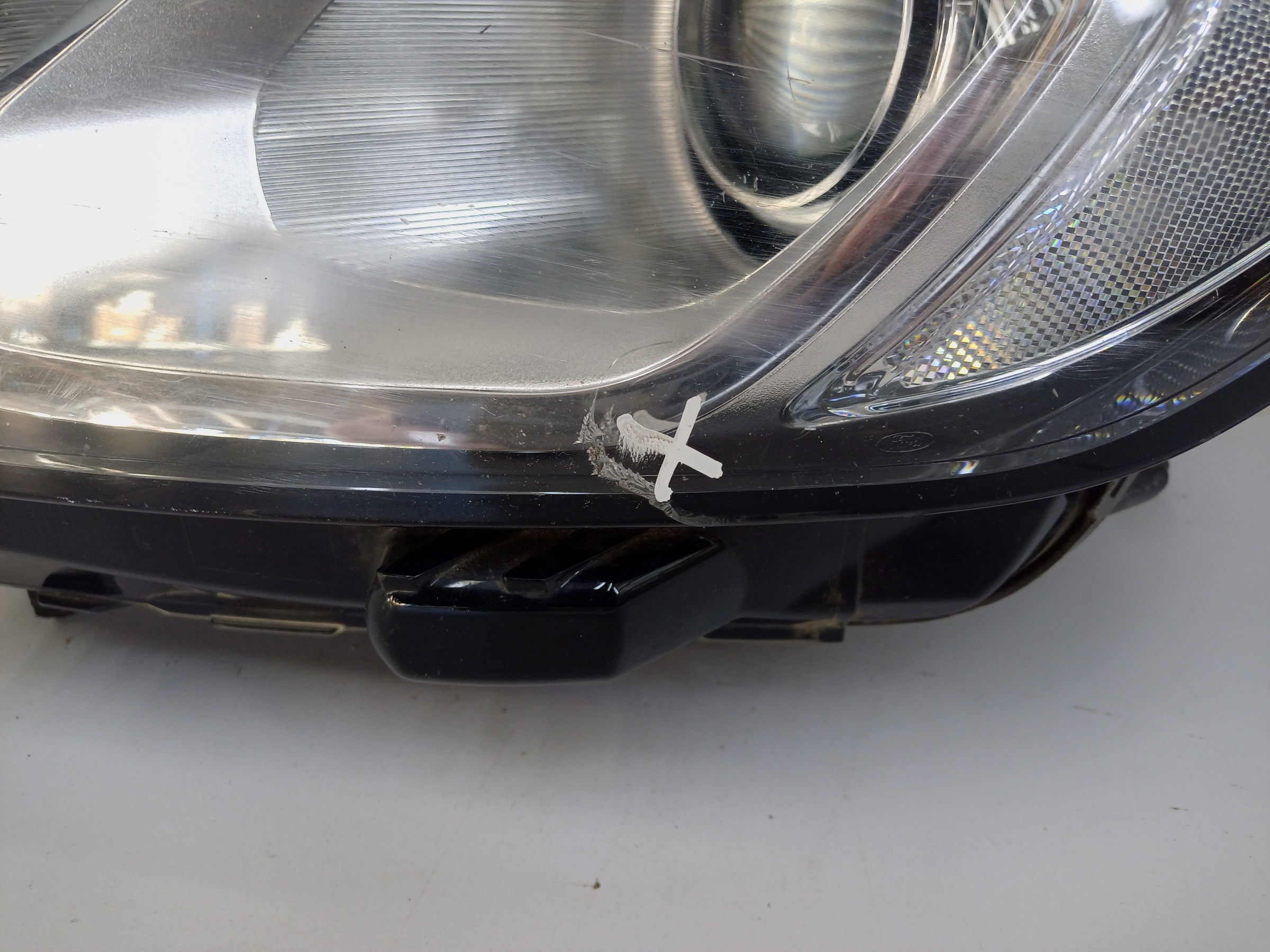 Фара передняя левая Ford EcoSport Restail ксенон