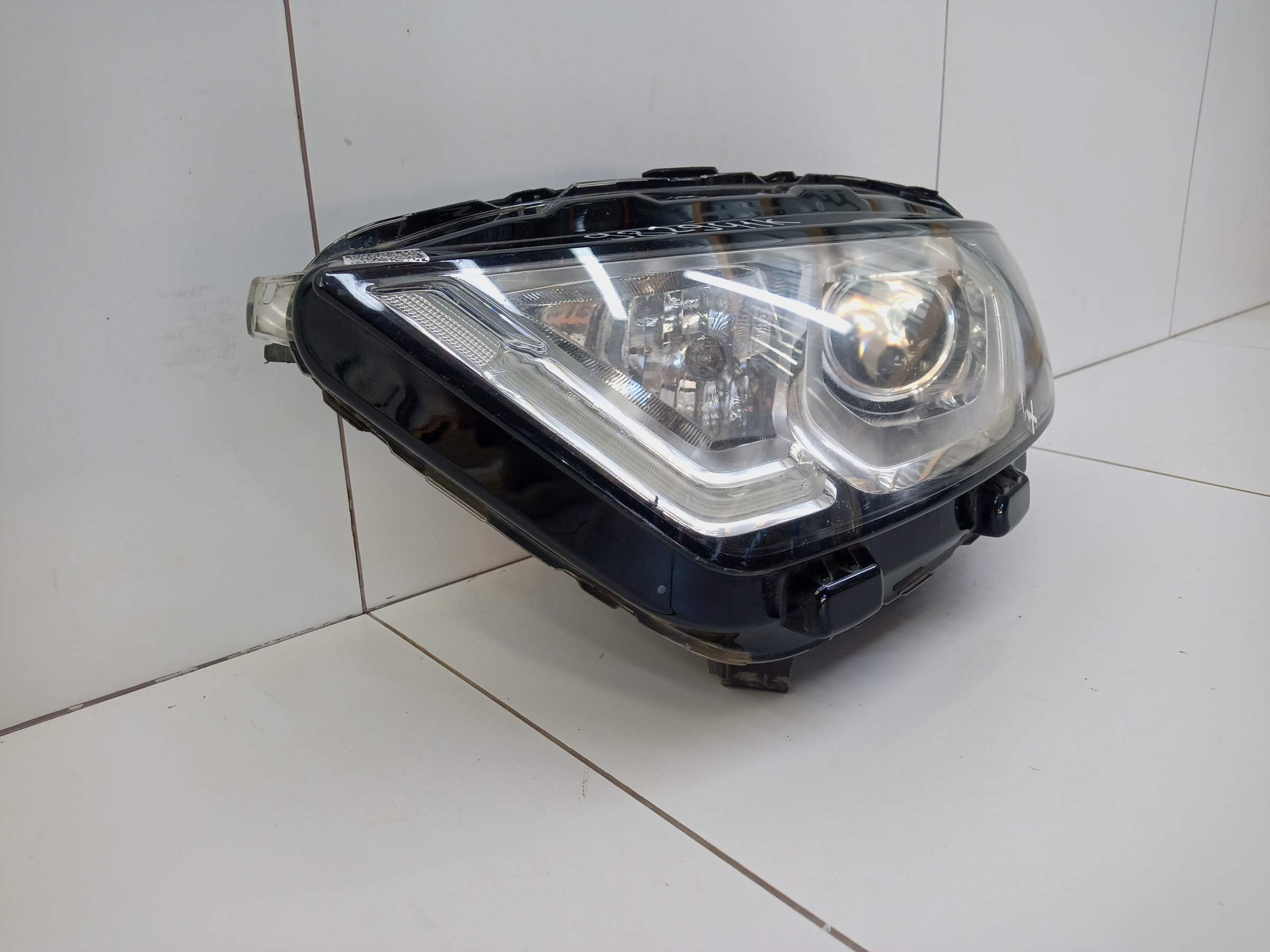 Фара передняя левая Ford EcoSport Restail ксенон