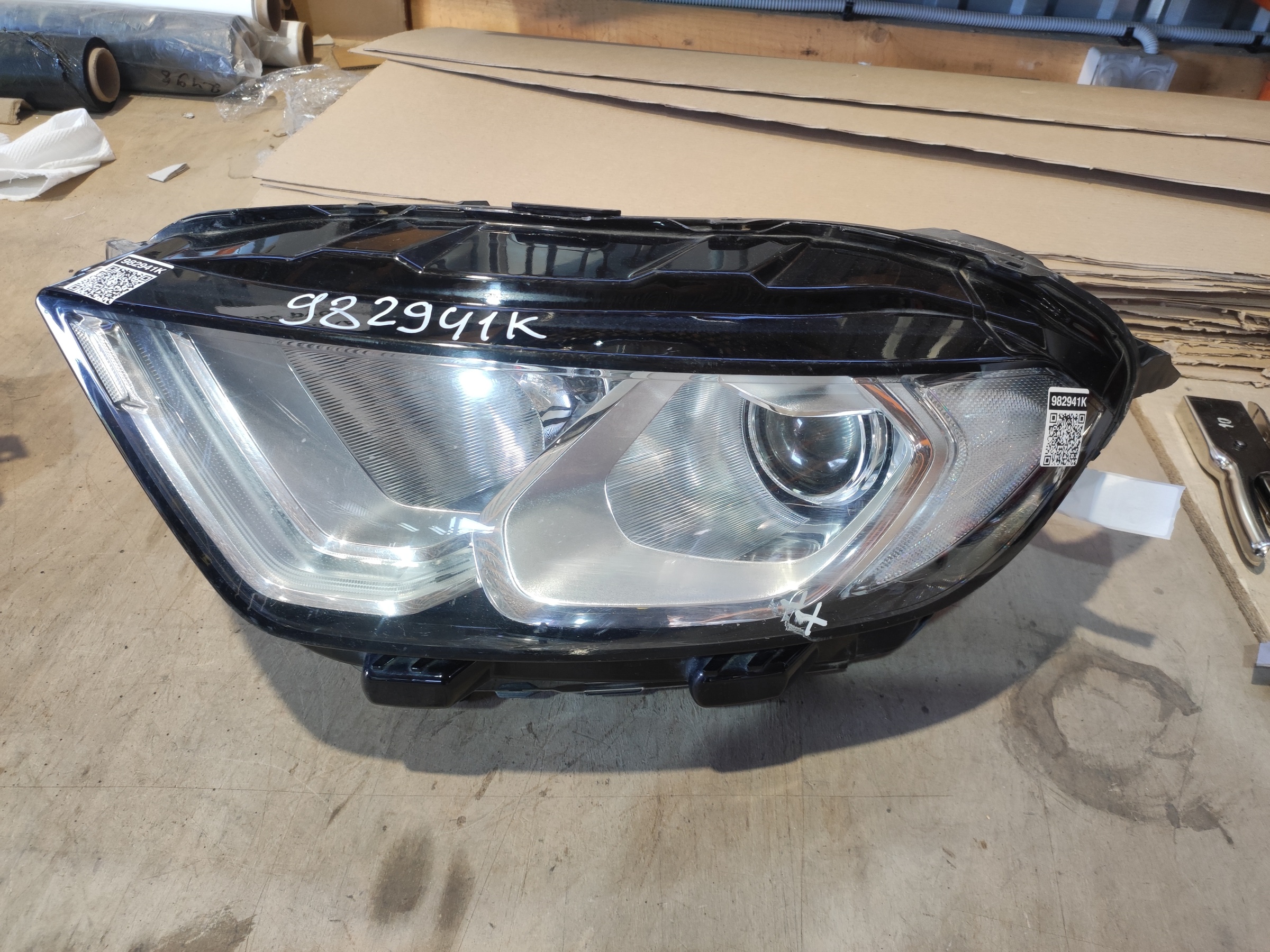 Фара передняя левая Ford EcoSport Restail ксенон