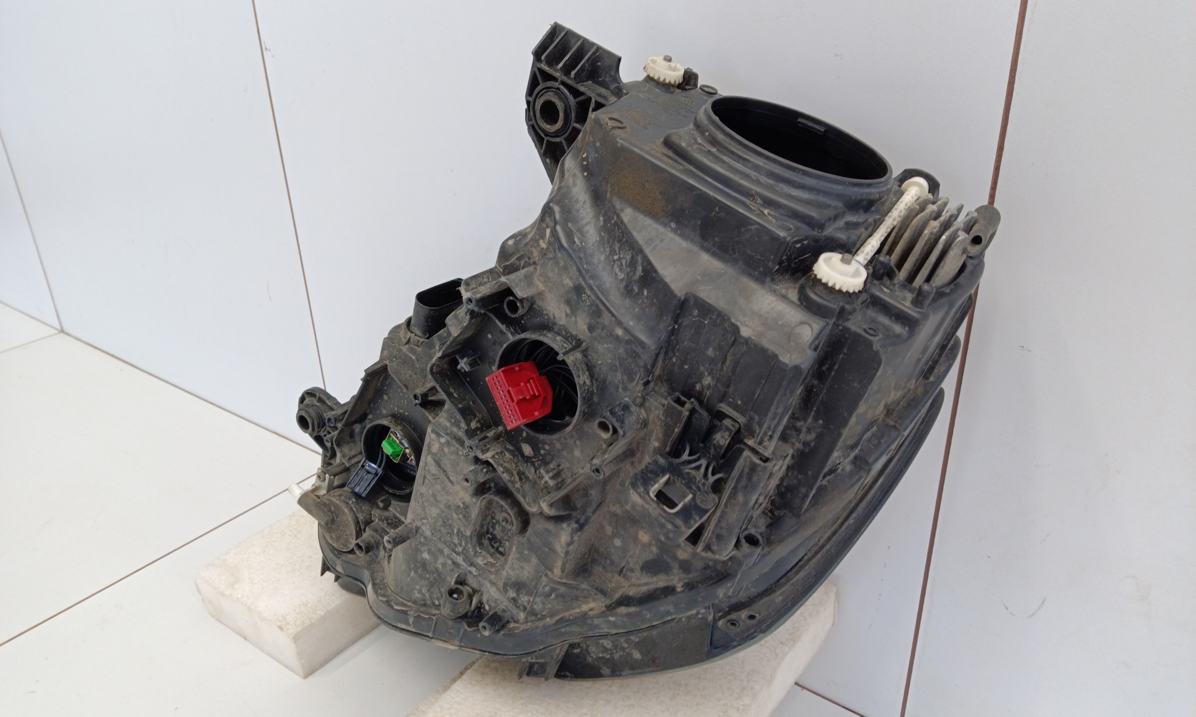 Фара передняя правая Audi A3 8V Ксенон