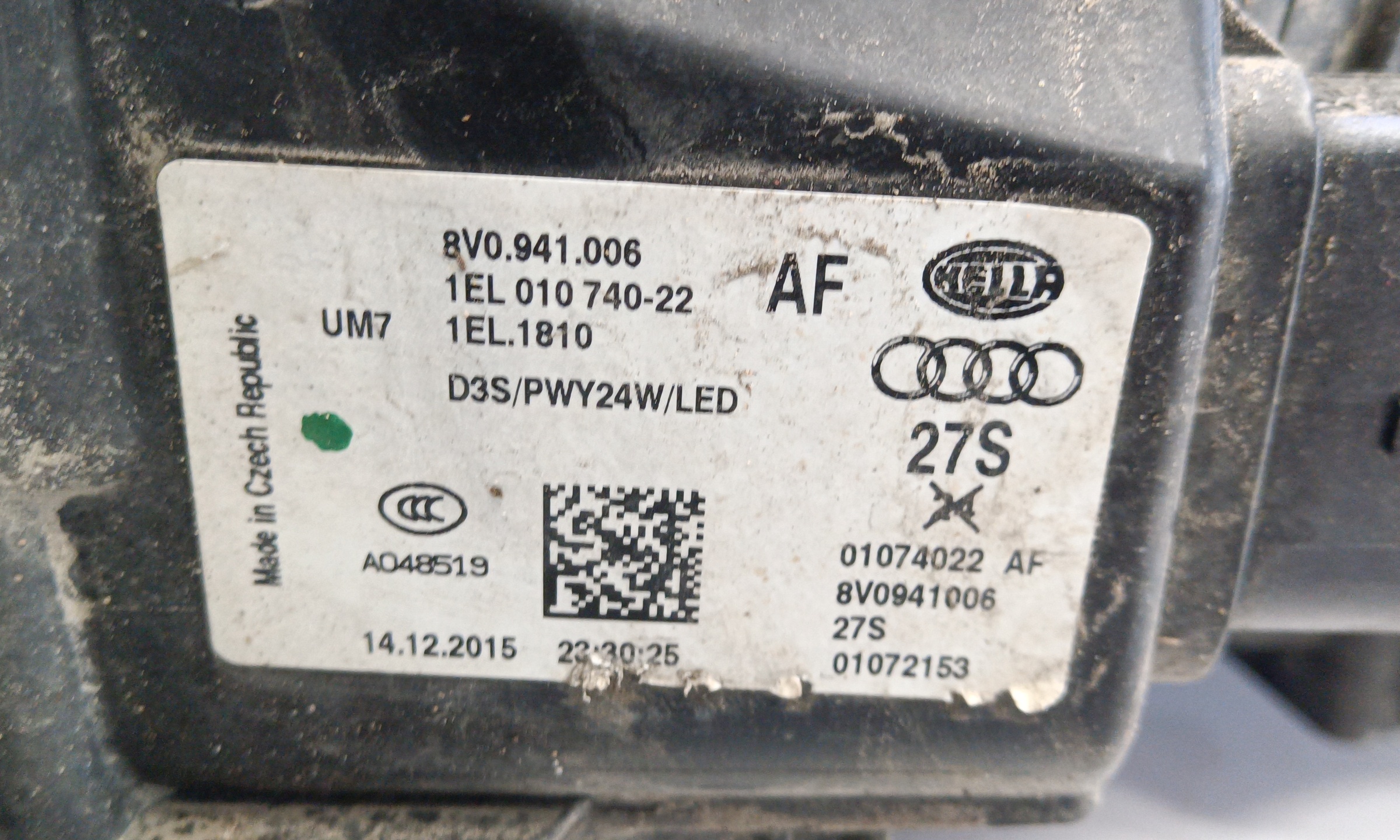 Фара передняя правая Audi A3 8V Ксенон