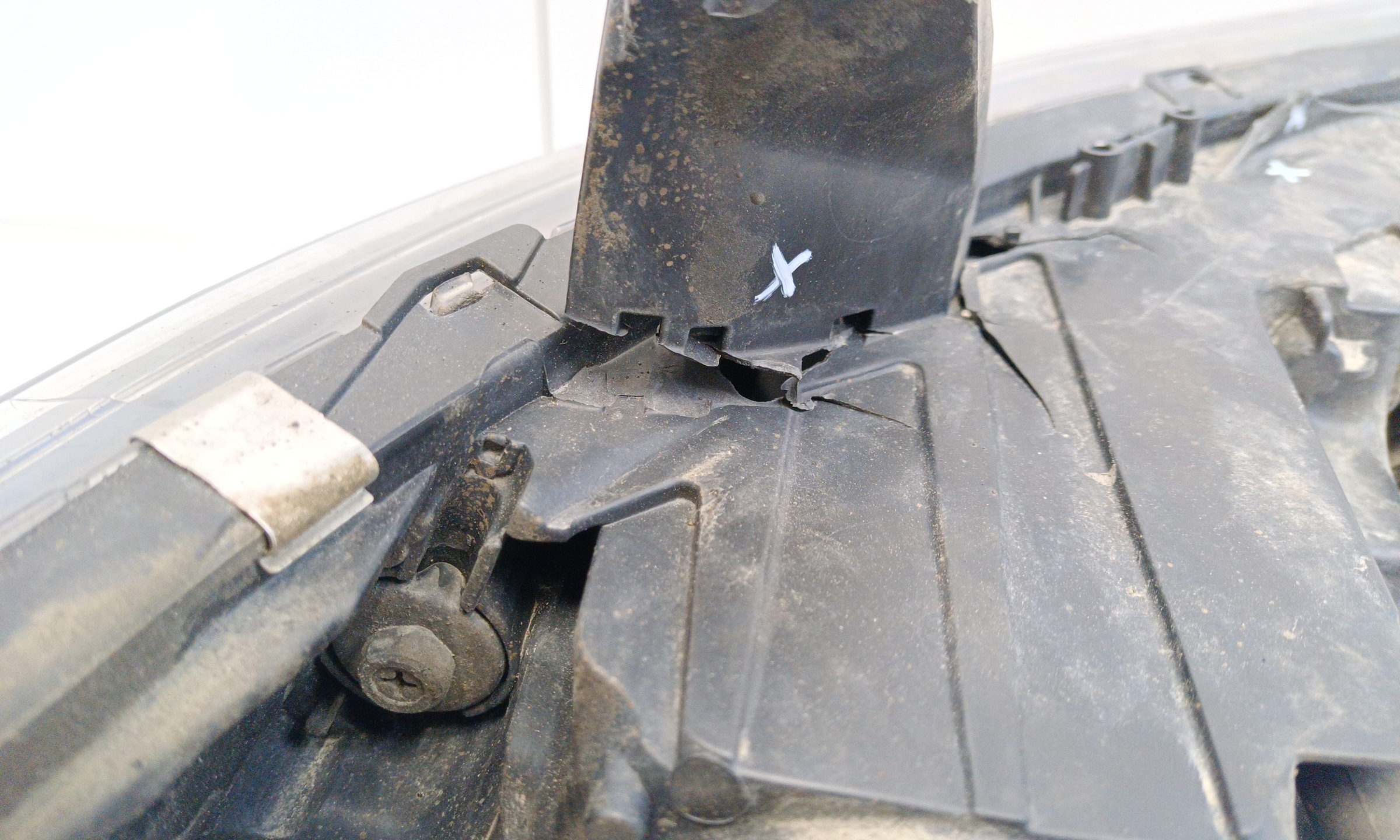Фара передняя левая Mitsubishi Outlander 3 Restail 2 галоген
