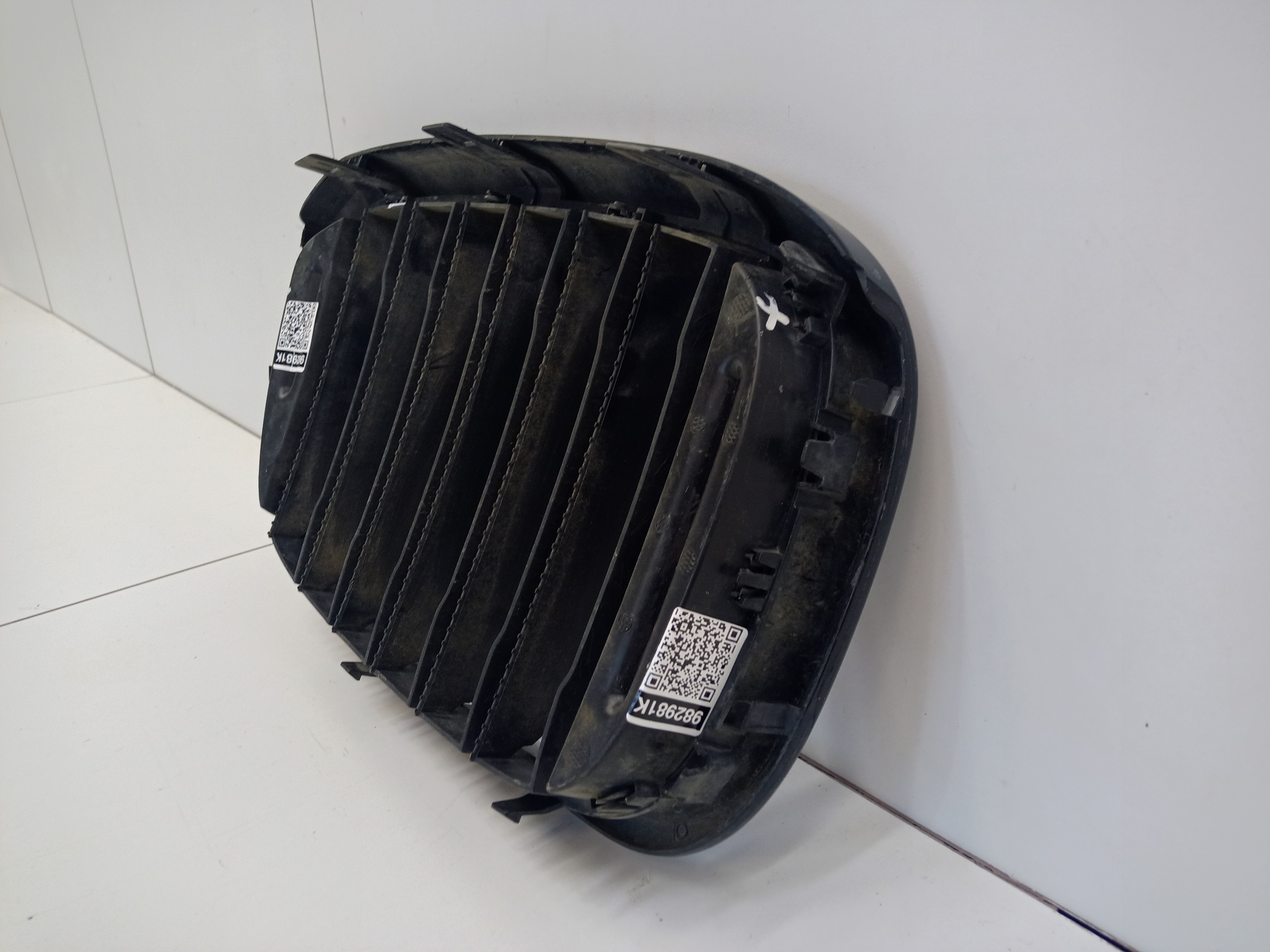 Решетка радиатора левая BMW X3 G01 черная