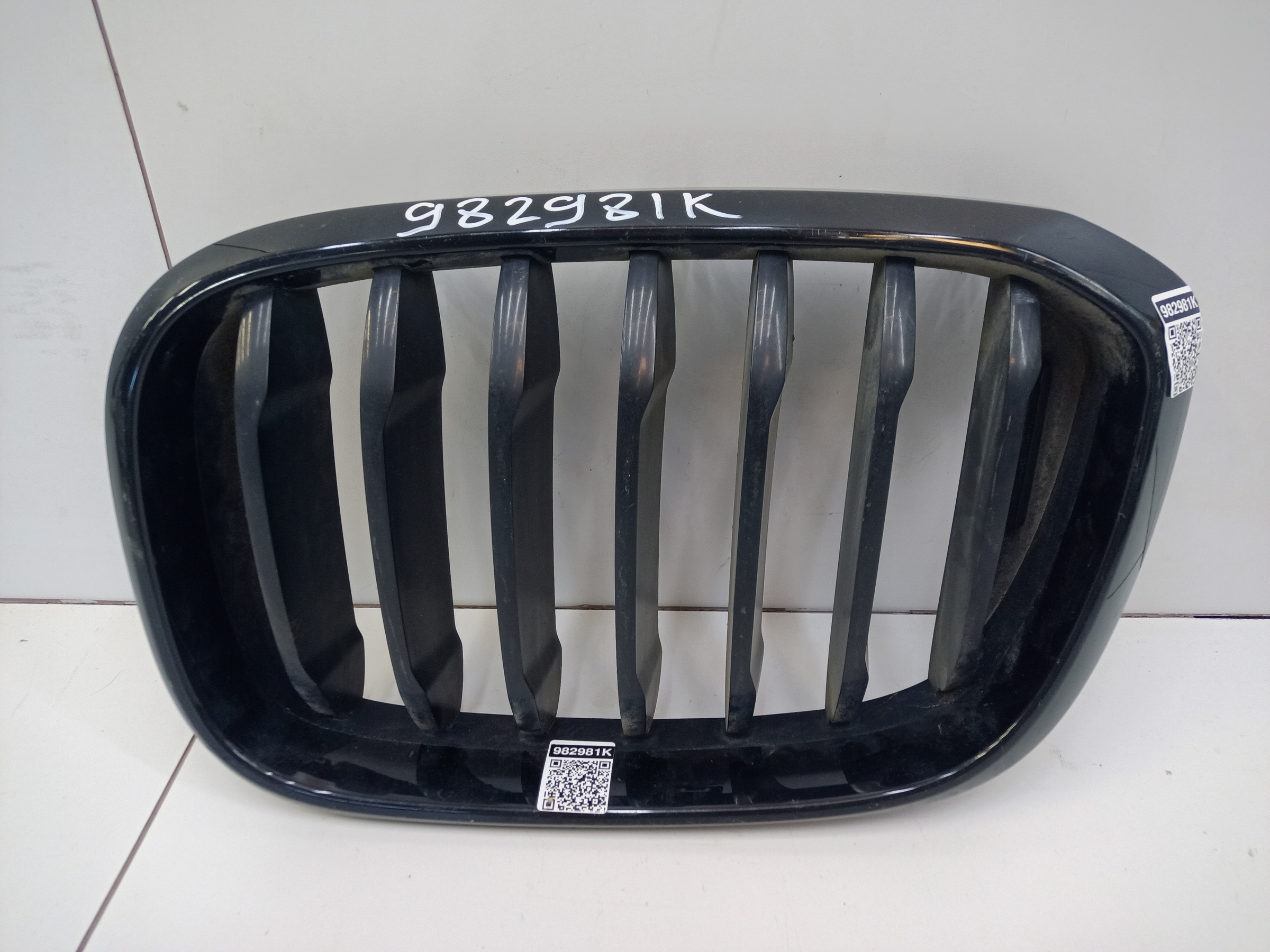 Решетка радиатора левая BMW X3 G01 черная