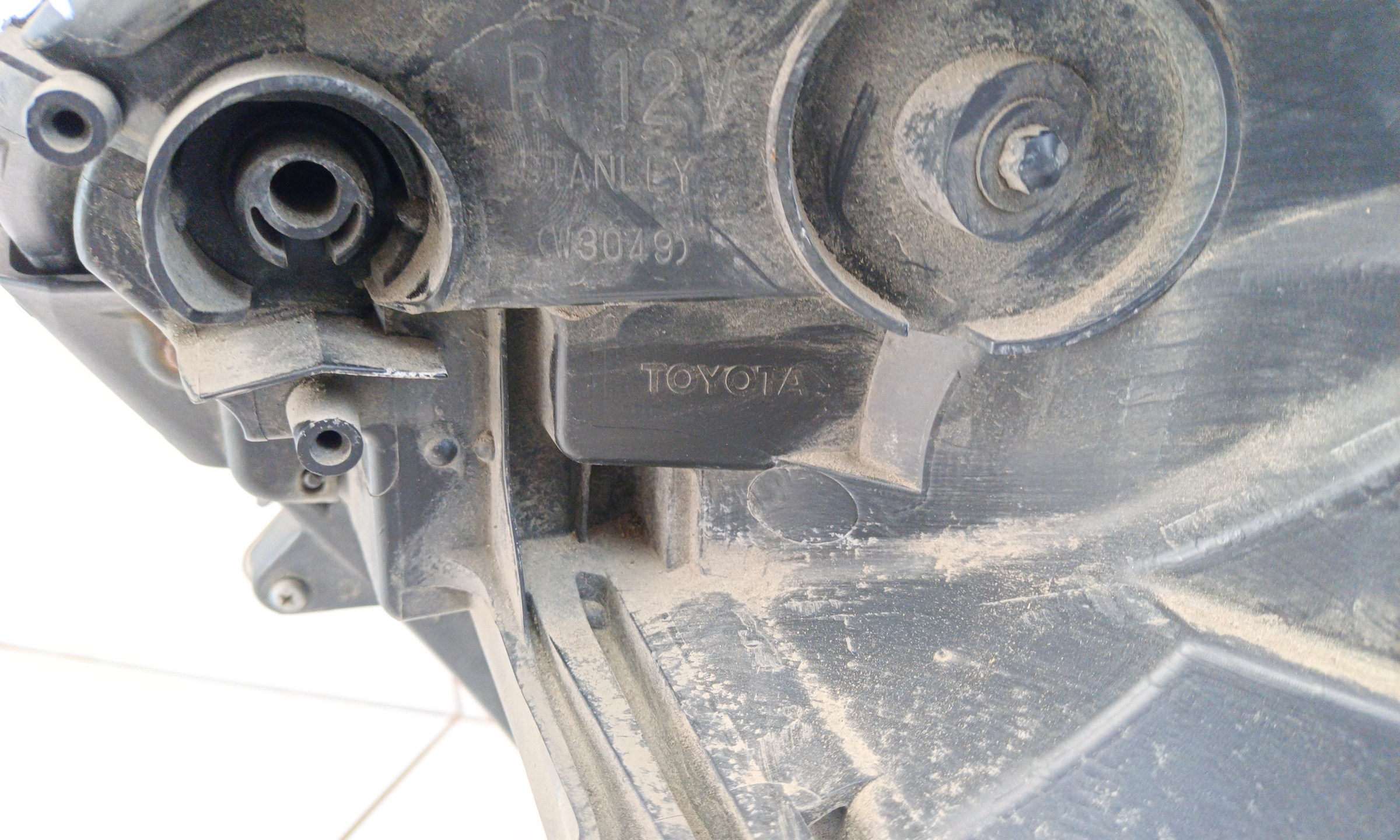 Фара передняя правая Toyota RAV4 CA40 Restail галоген линза ДХО