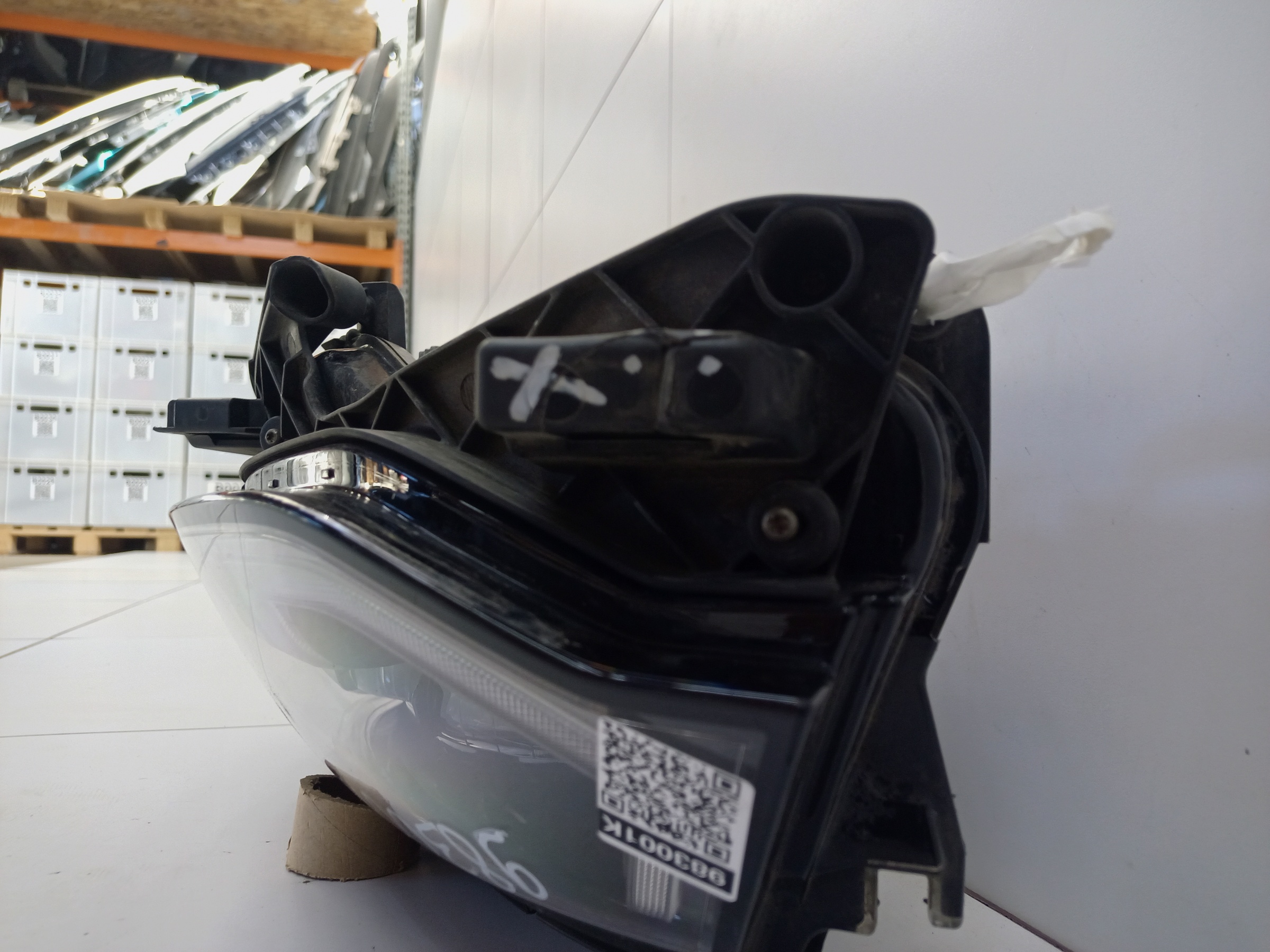 Фара передняя левая Land Rover Discovery Sport Restail LED