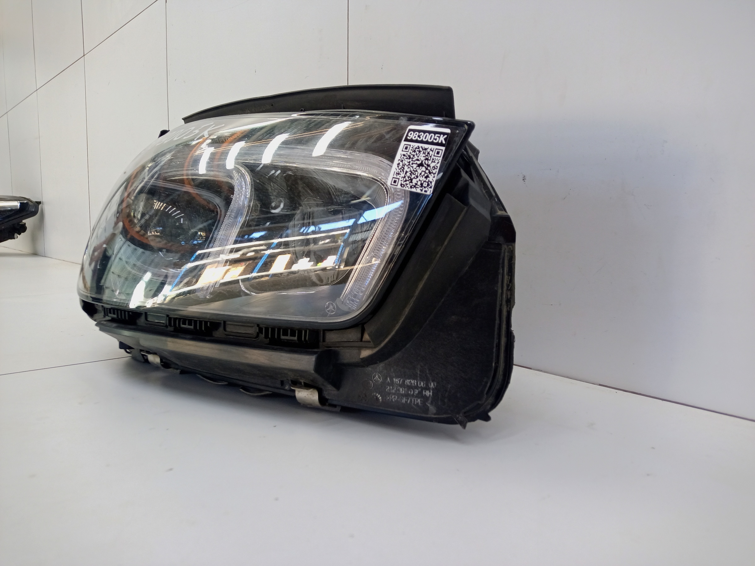 Фара передняя правая Mercedes-benz GLE-klasse V167 LED